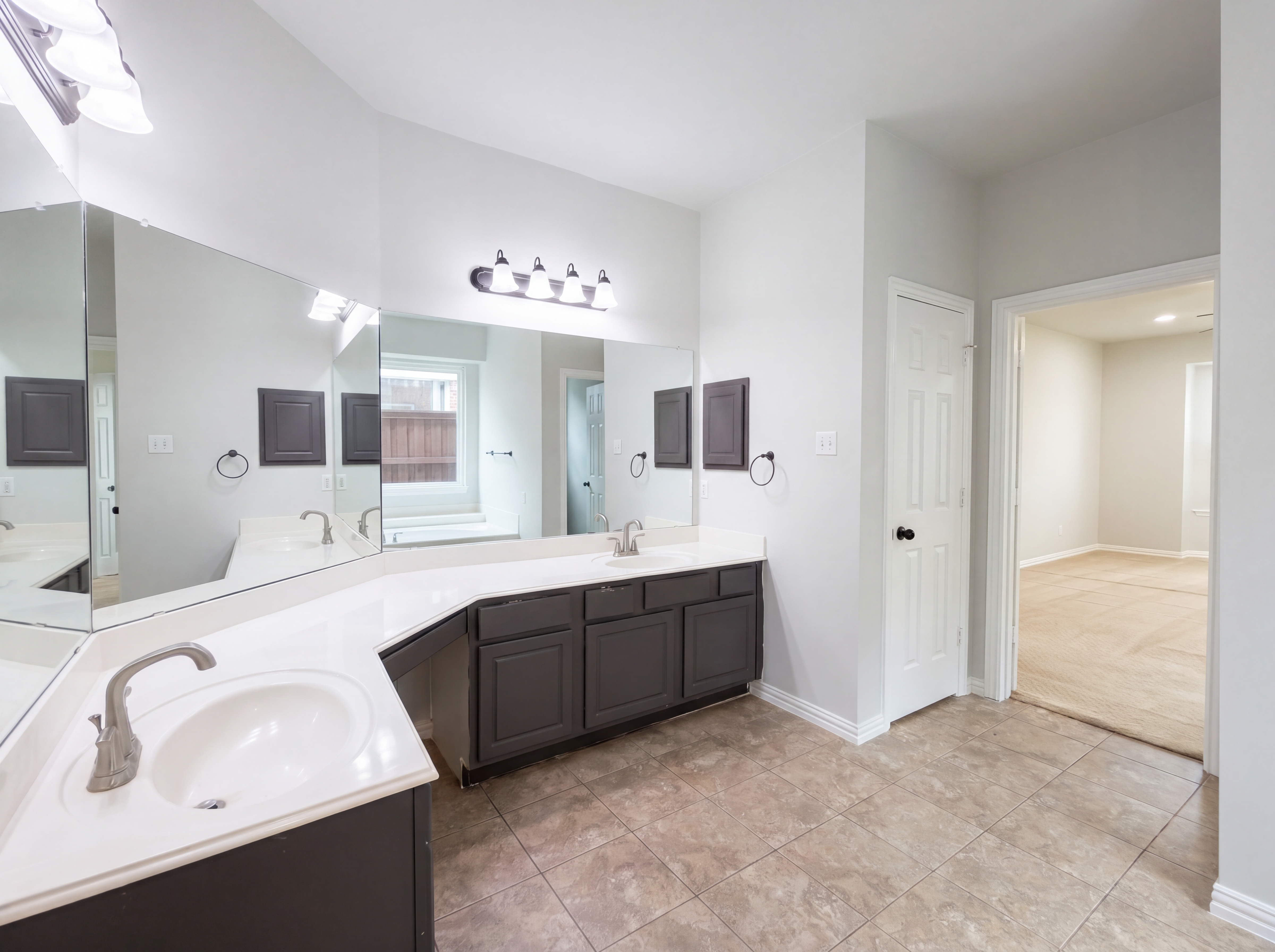 Photo 13 of 24 of 4536 Risinghill Dr, Plano, TX