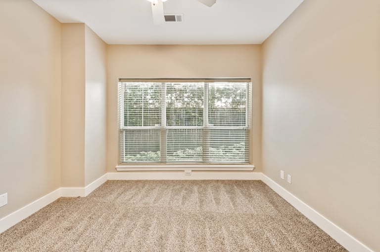 Photo 15 of 20 - 1606 Jensen Ct, Dallas, TX 75204