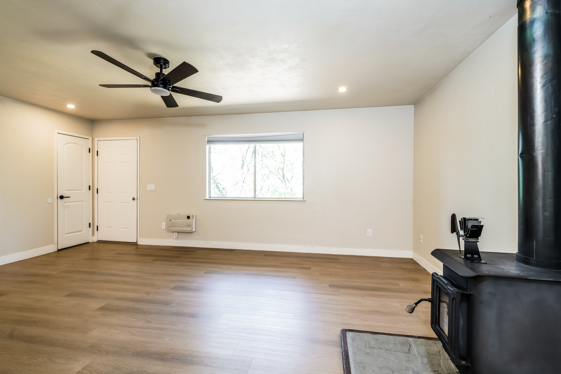 Photo 3 of 21 of 17520 Anona Ct, Grass Valley, CA