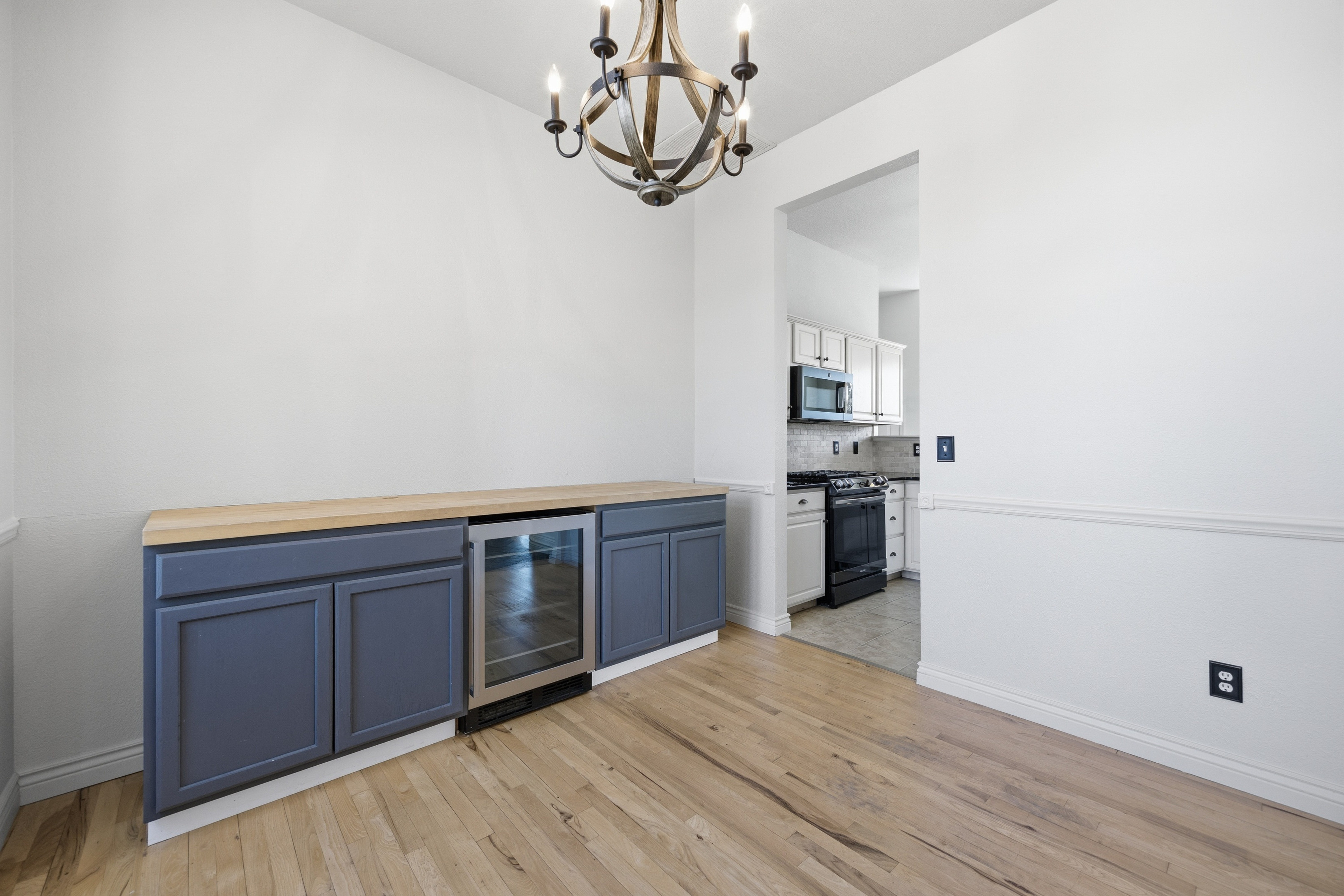 Photo 11 of 55 of 6650 Riata Ct, Colorado Springs, CO