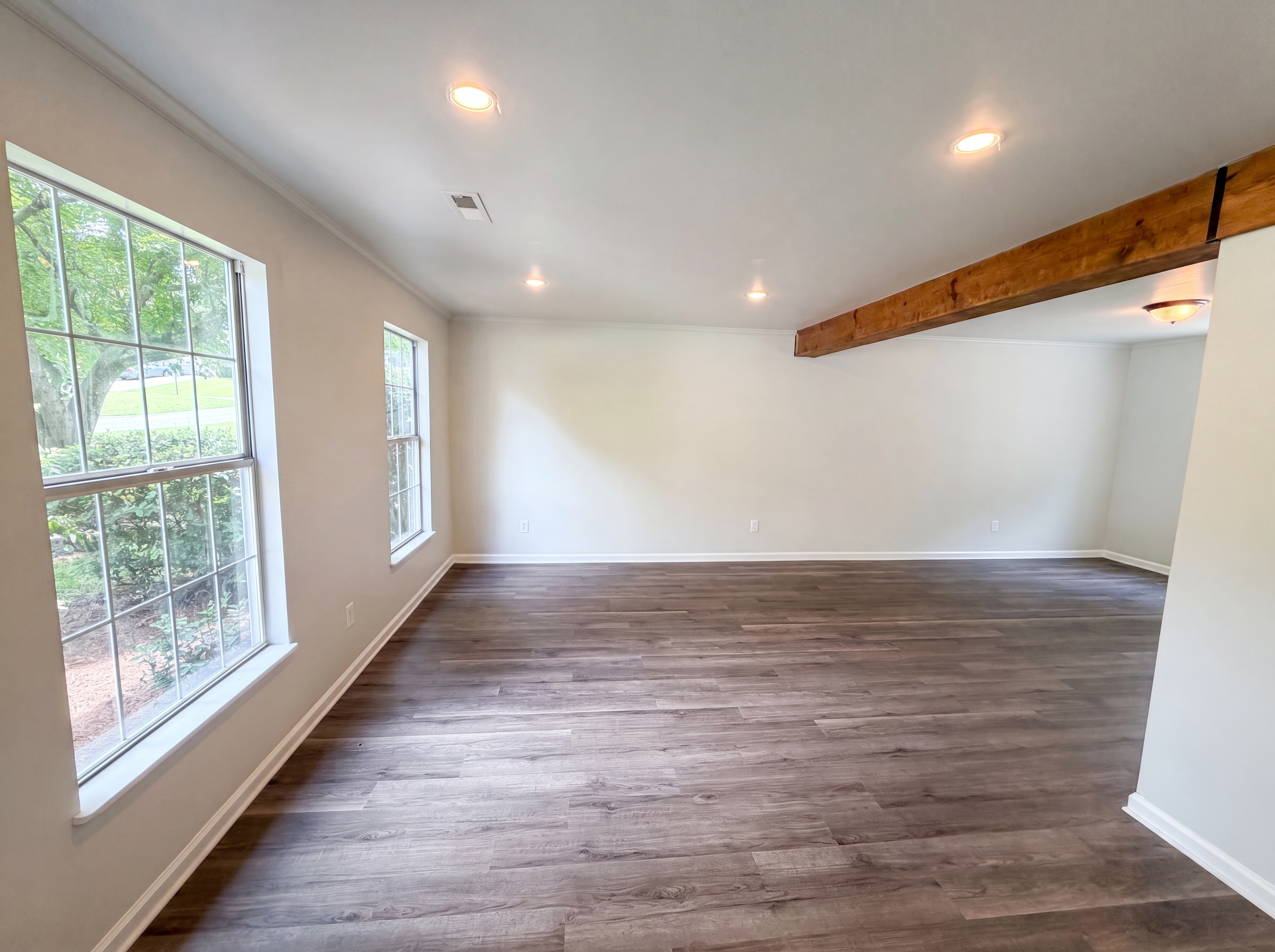 Photo 3 of 28 of 142 Silvermill Rd, Columbia, SC
