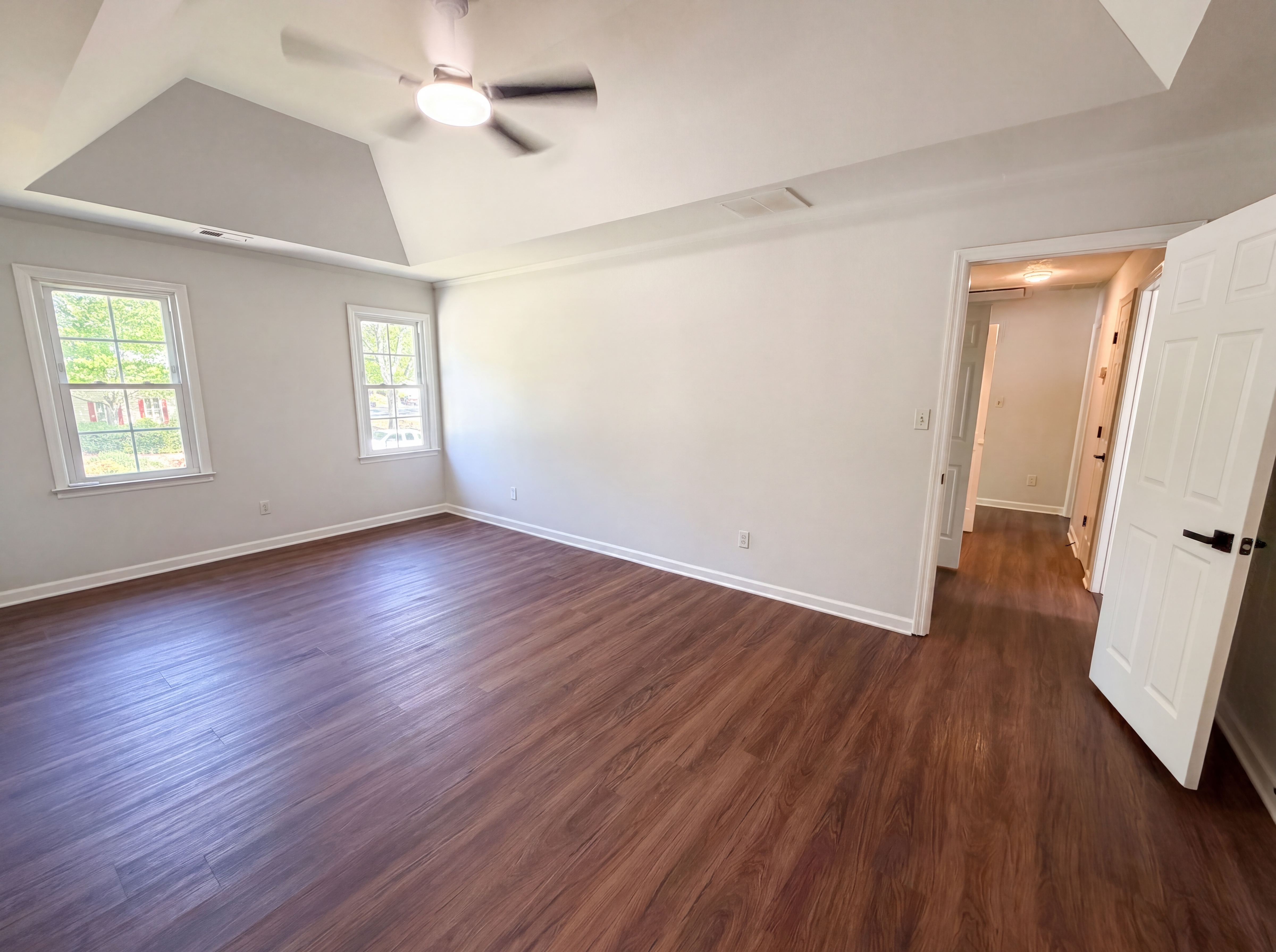 Photo 4 of 22 of 1033 Chestnut Hill Cir SW, Marietta, GA