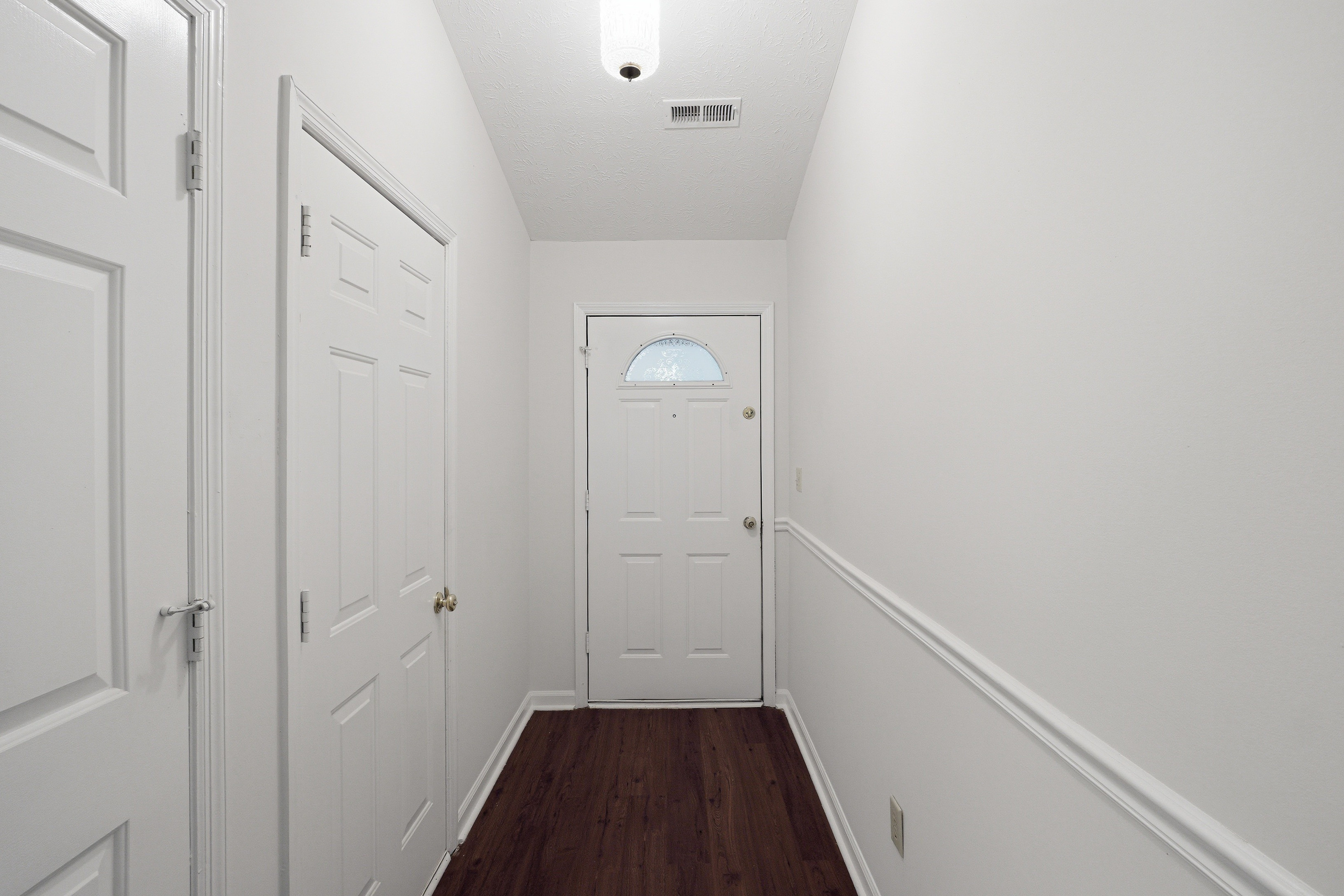 Photo 3 of 33 of 140 Forrest Brook Dr, Palmetto, GA