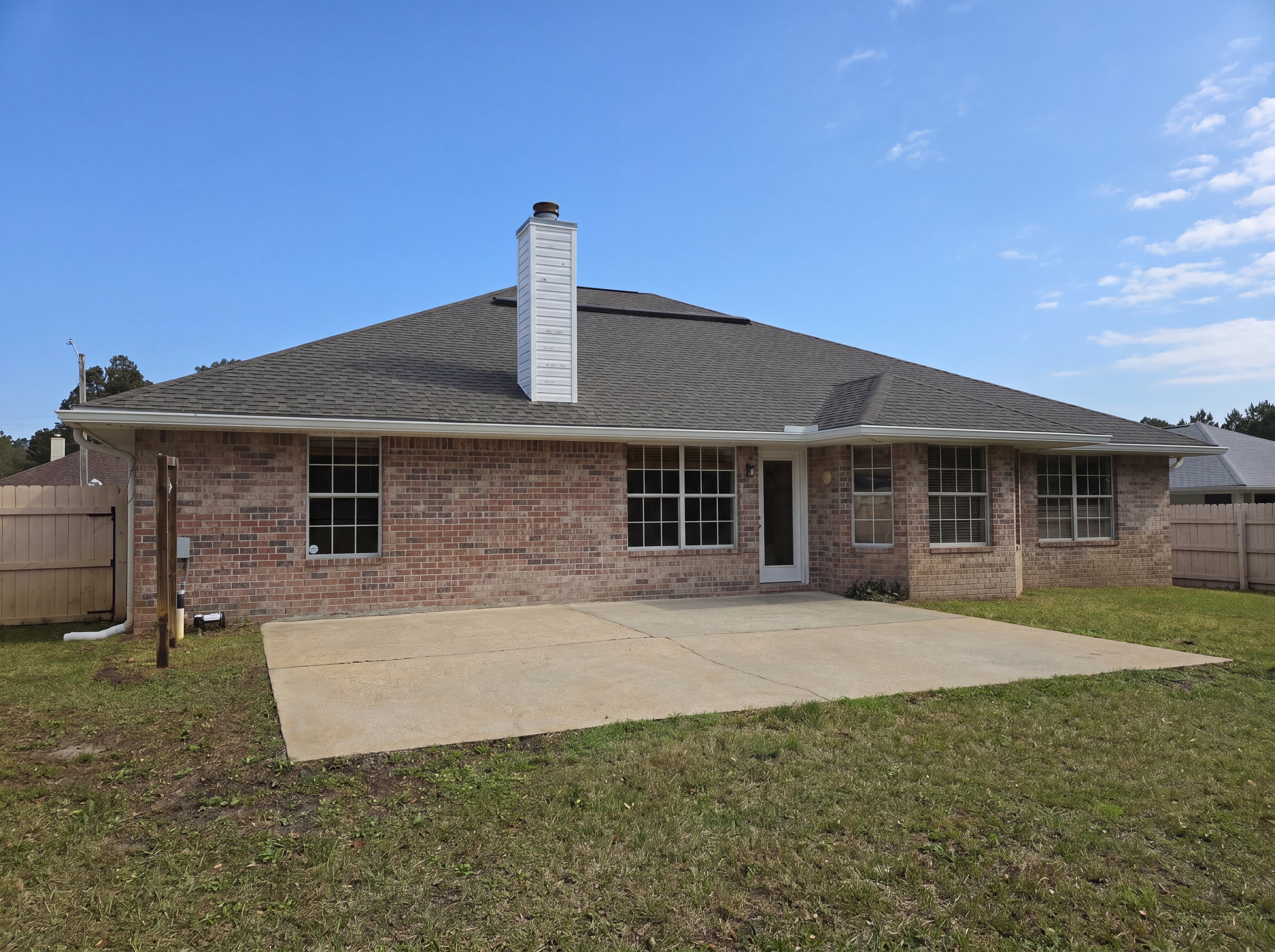 Photo 18 of 19 of 9564 Pouder Ln, Navarre, FL