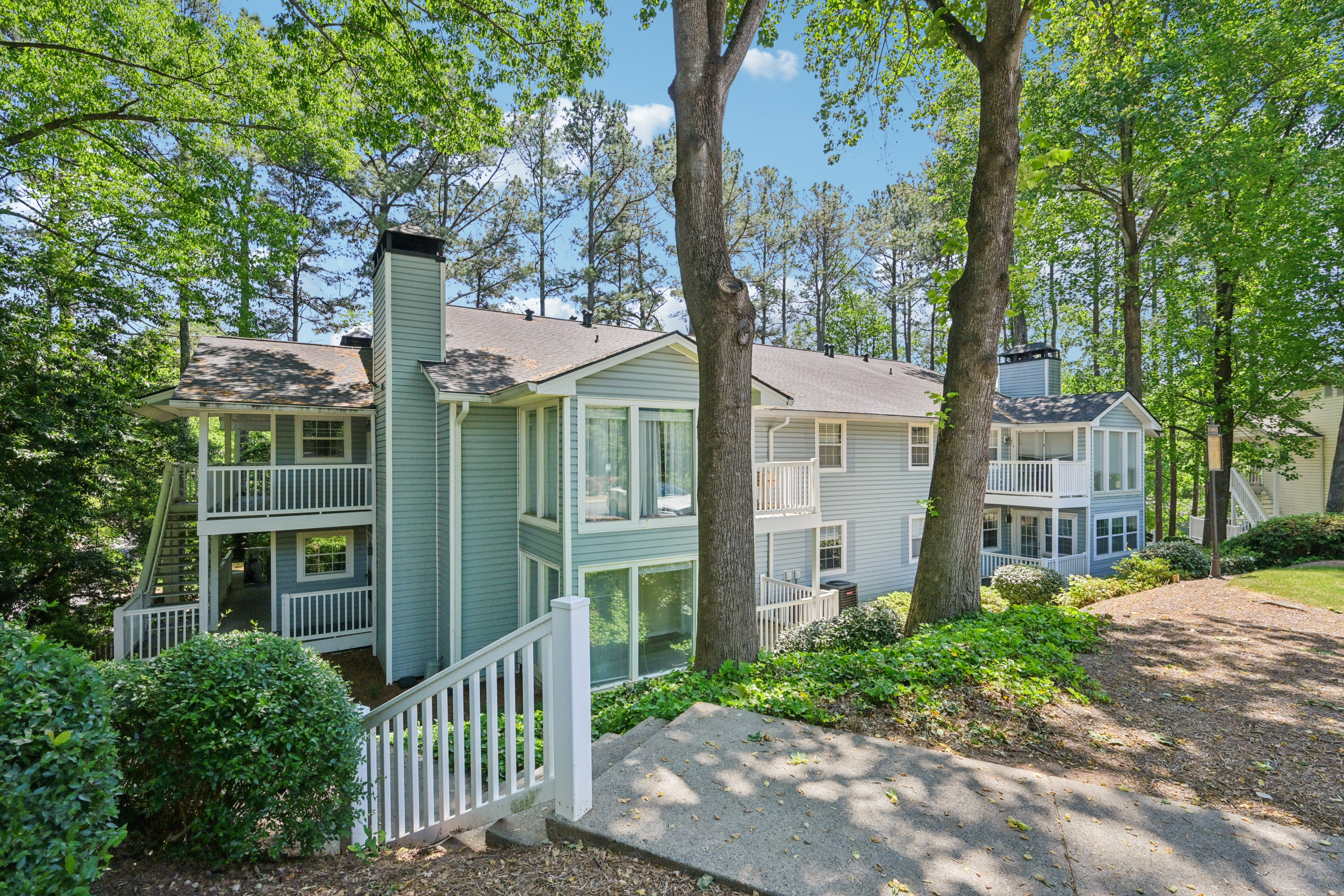 Photo 14 of 22 of 2725 Saint Augustine Trl SE, Marietta, GA