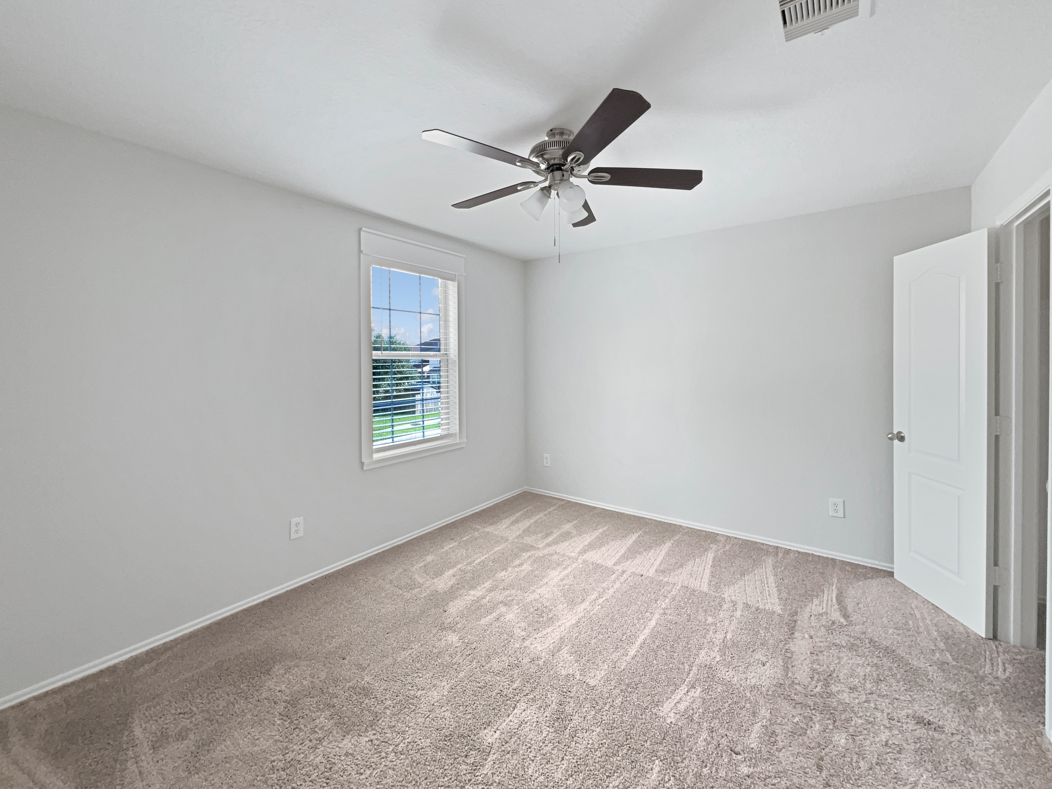 Photo 17 of 20 of 12018 Green Willow Falls Dr, Tomball, TX