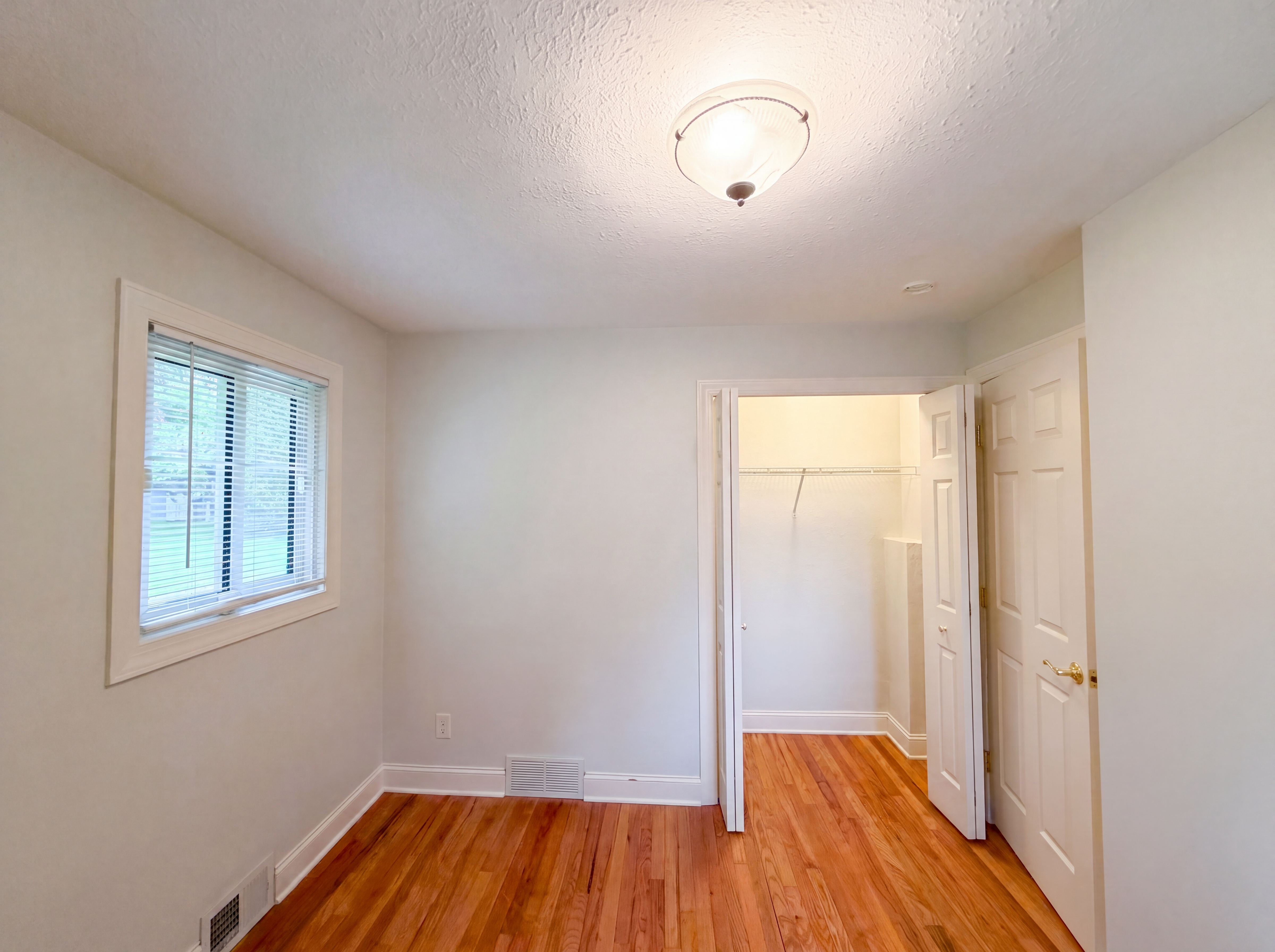Photo 10 of 22 of 10845 Gregory Ln, North Royalton, OH