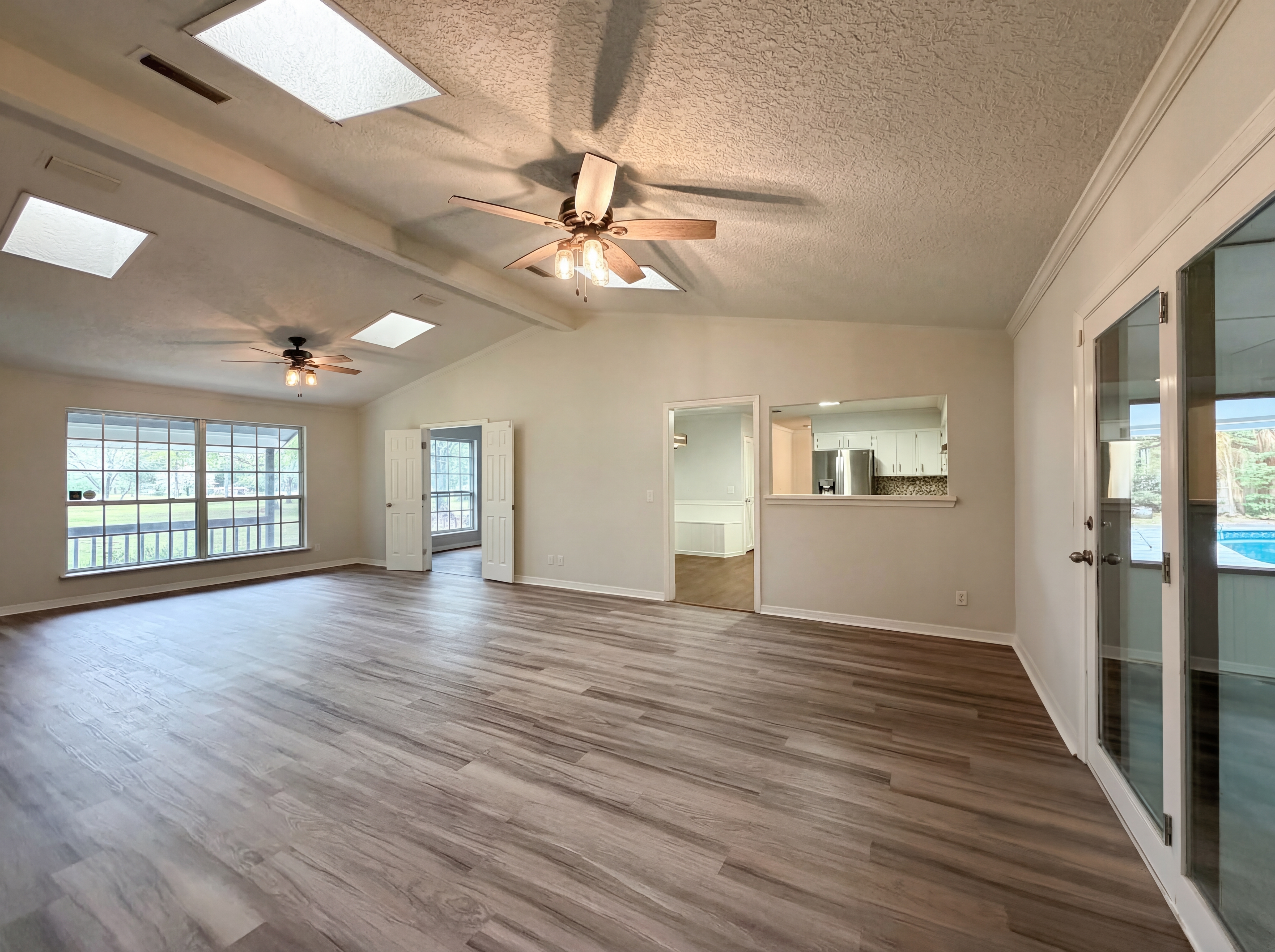 Photo 3 of 19 of 4141 Sidewinder Trl, Middleburg, FL