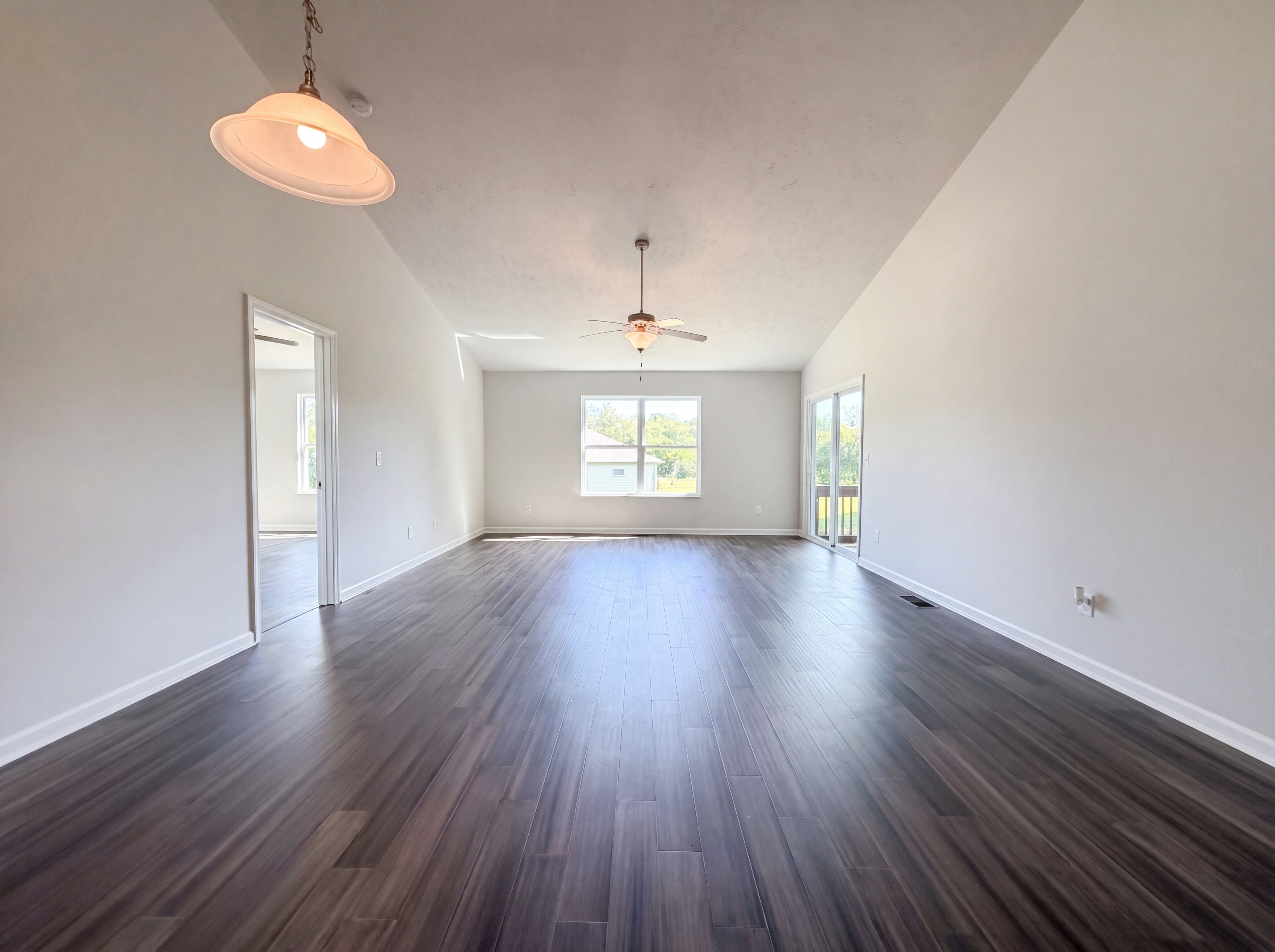 Photo 3 of 16 of 504 Welshcrest Ct, Antioch, TN