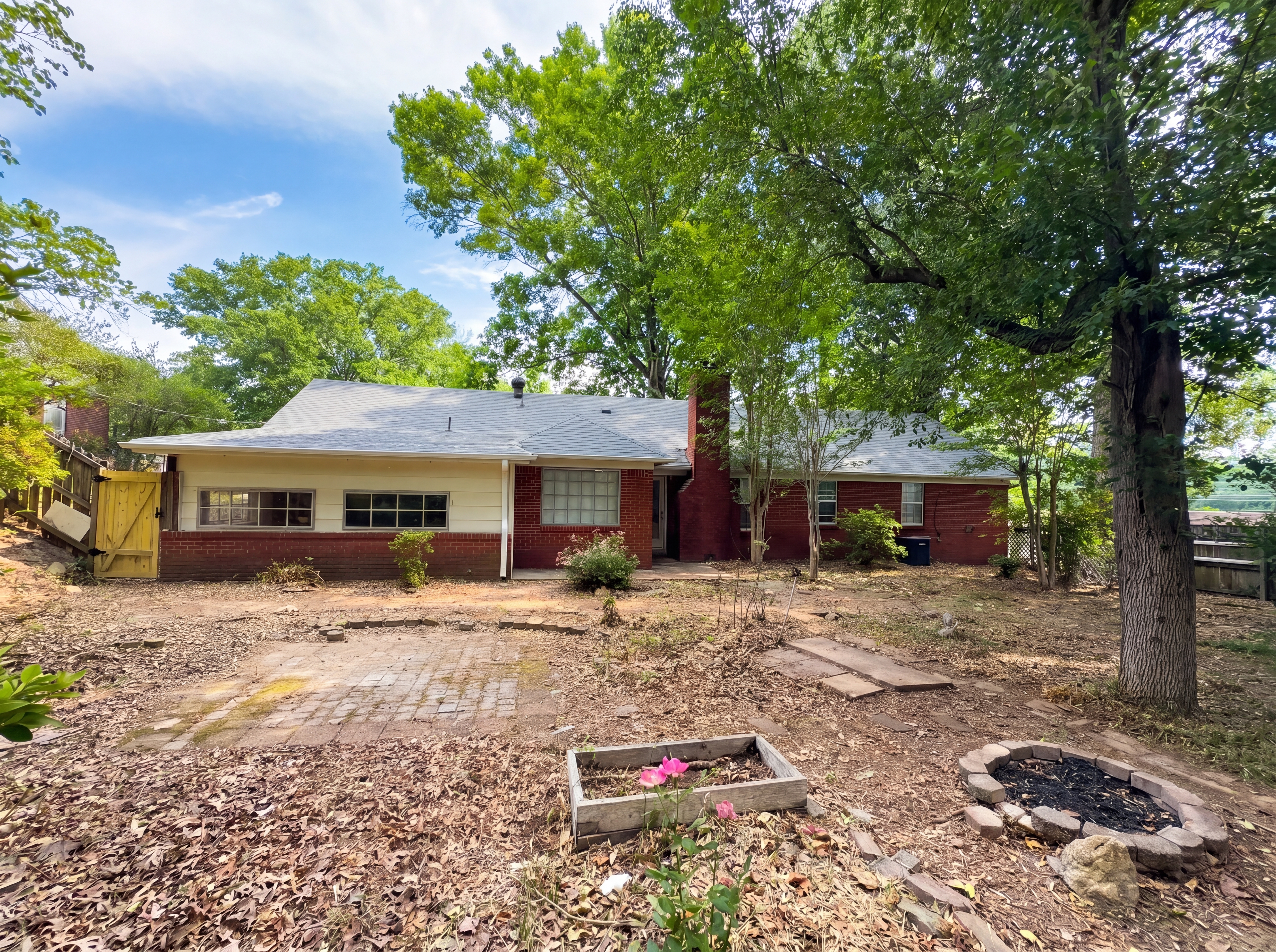 Photo 5 of 43 of 4803 Priscilla Ave, Memphis, TN