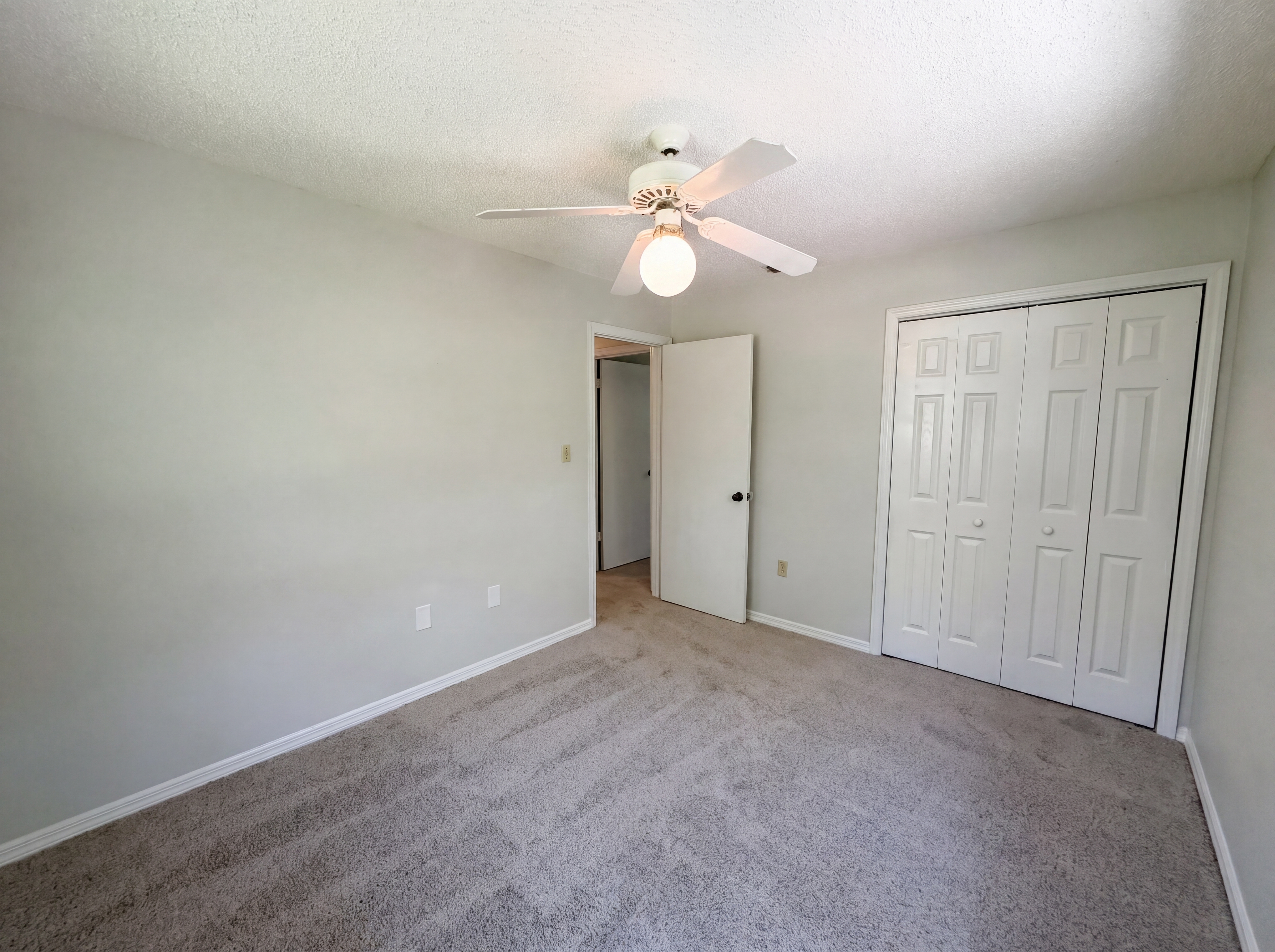 Photo 13 of 18 of 2505 Velma Ter, Leesburg, FL