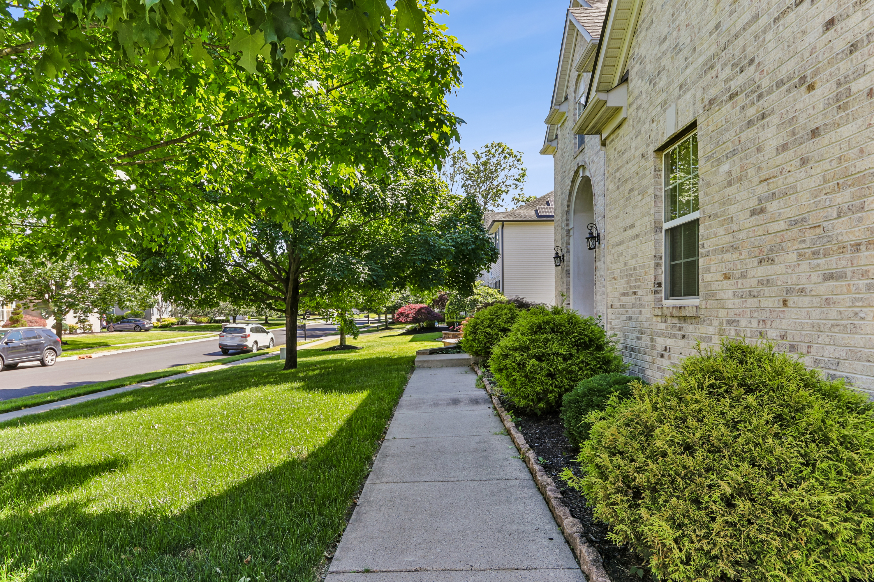 Photo 21 of 56 of 7 Longfellow Ln, Hainesport, NJ