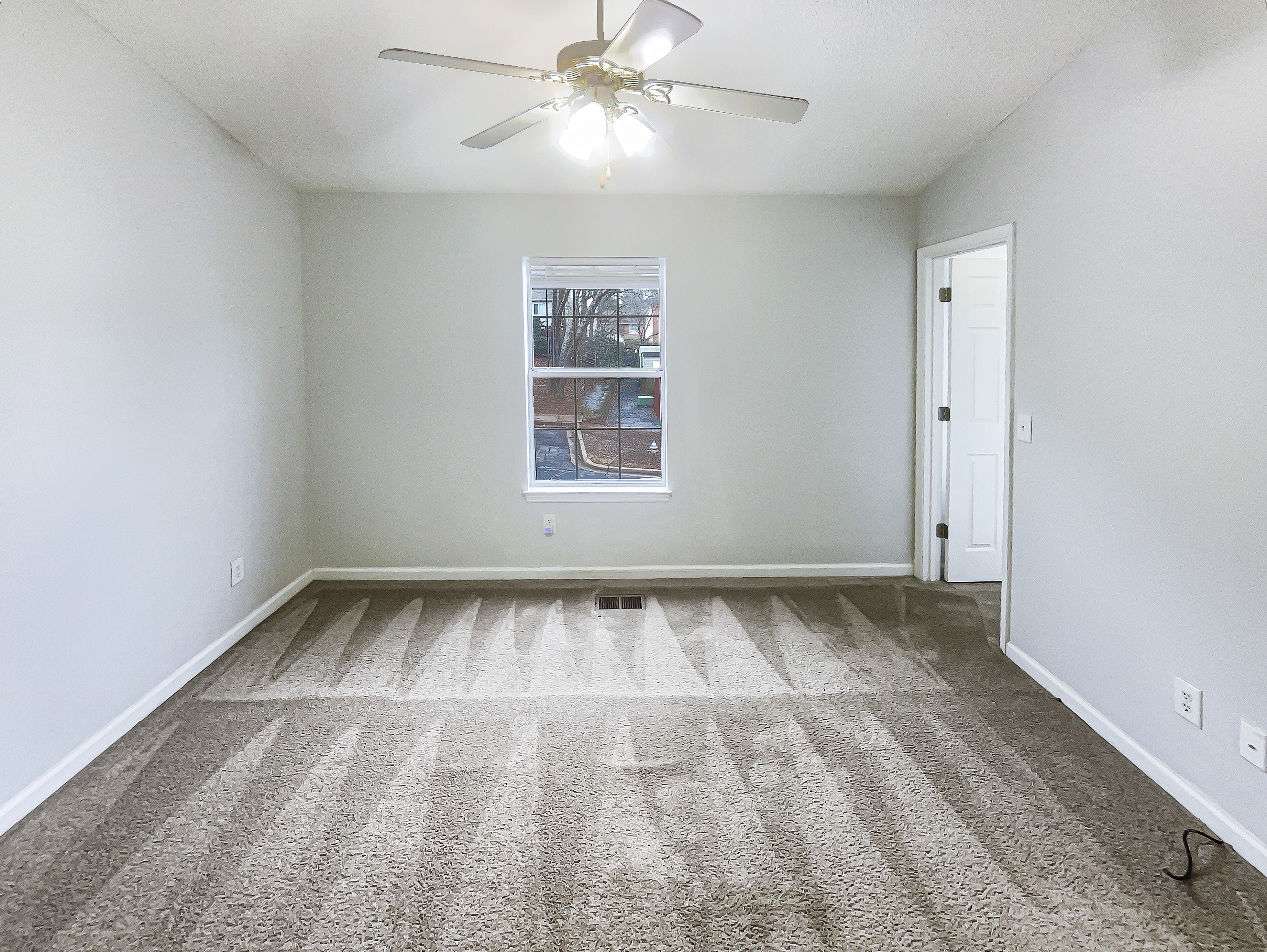 Photo 19 of 23 of 6420 Wedgeview Dr, Tucker, GA