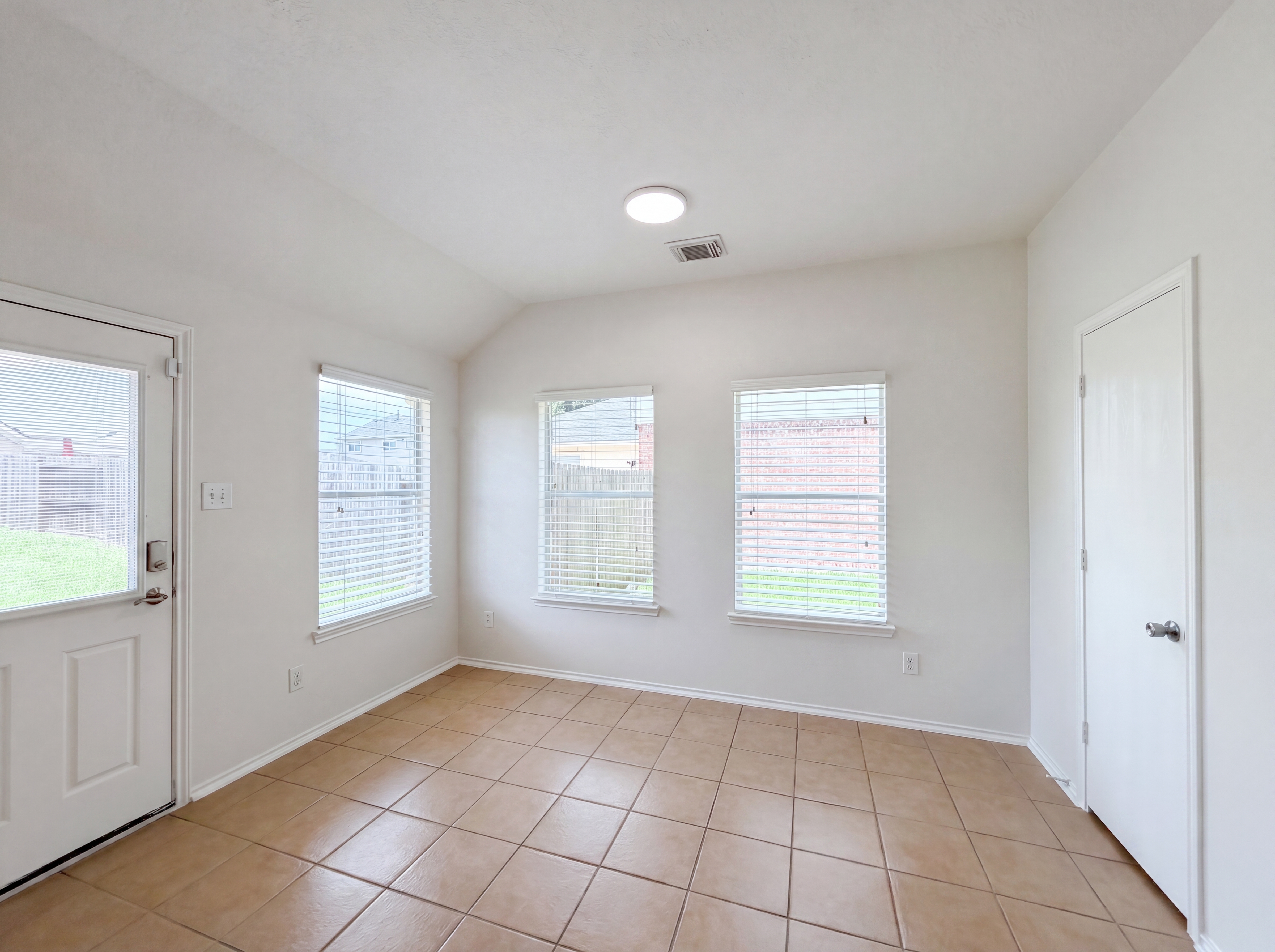 Photo 10 of 22 of 20615 Sandy Bay Ln, Katy, TX