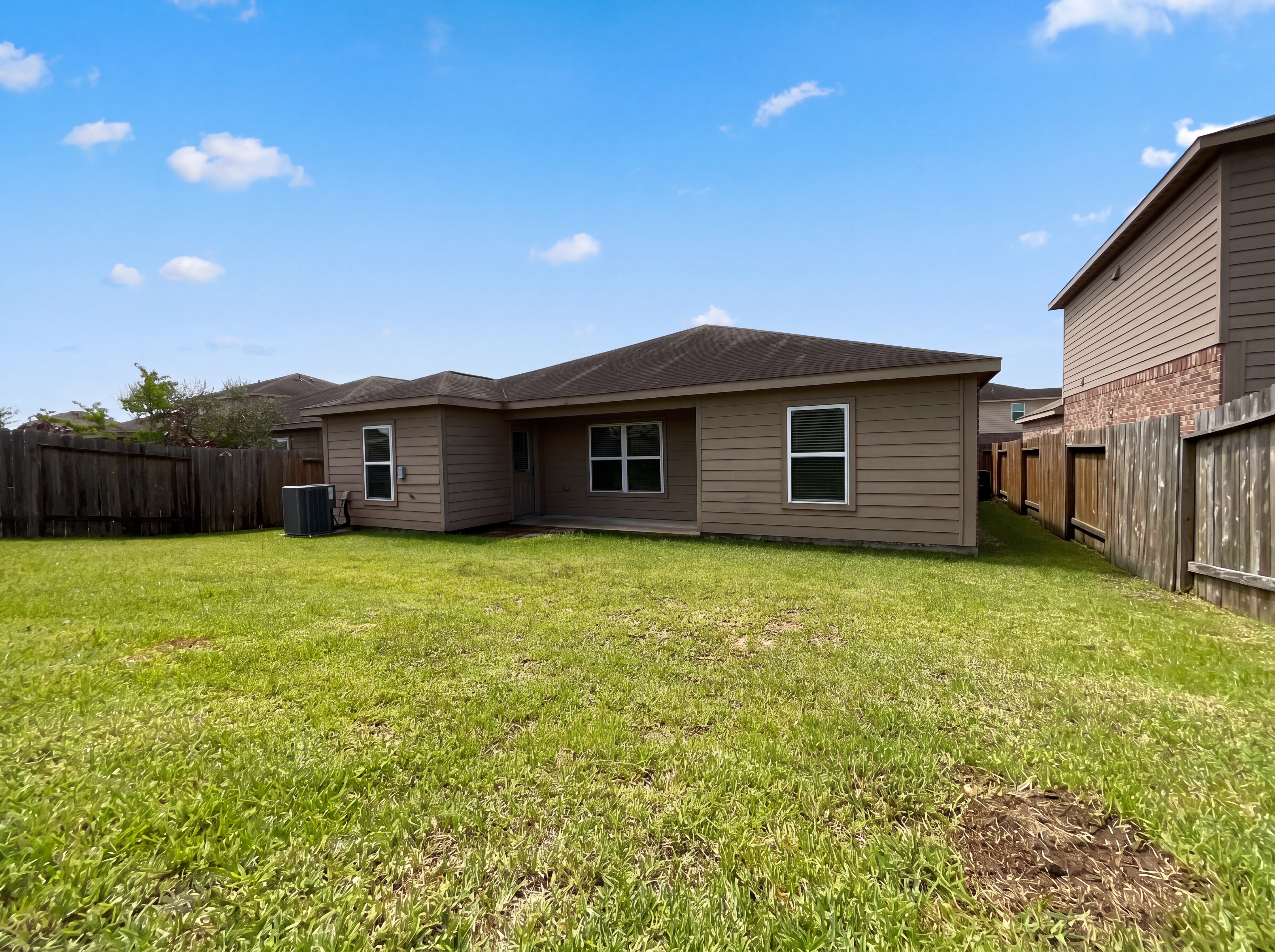 Photo 5 of 16 of 8735 Hazel Rose Sky Dr, Humble, TX