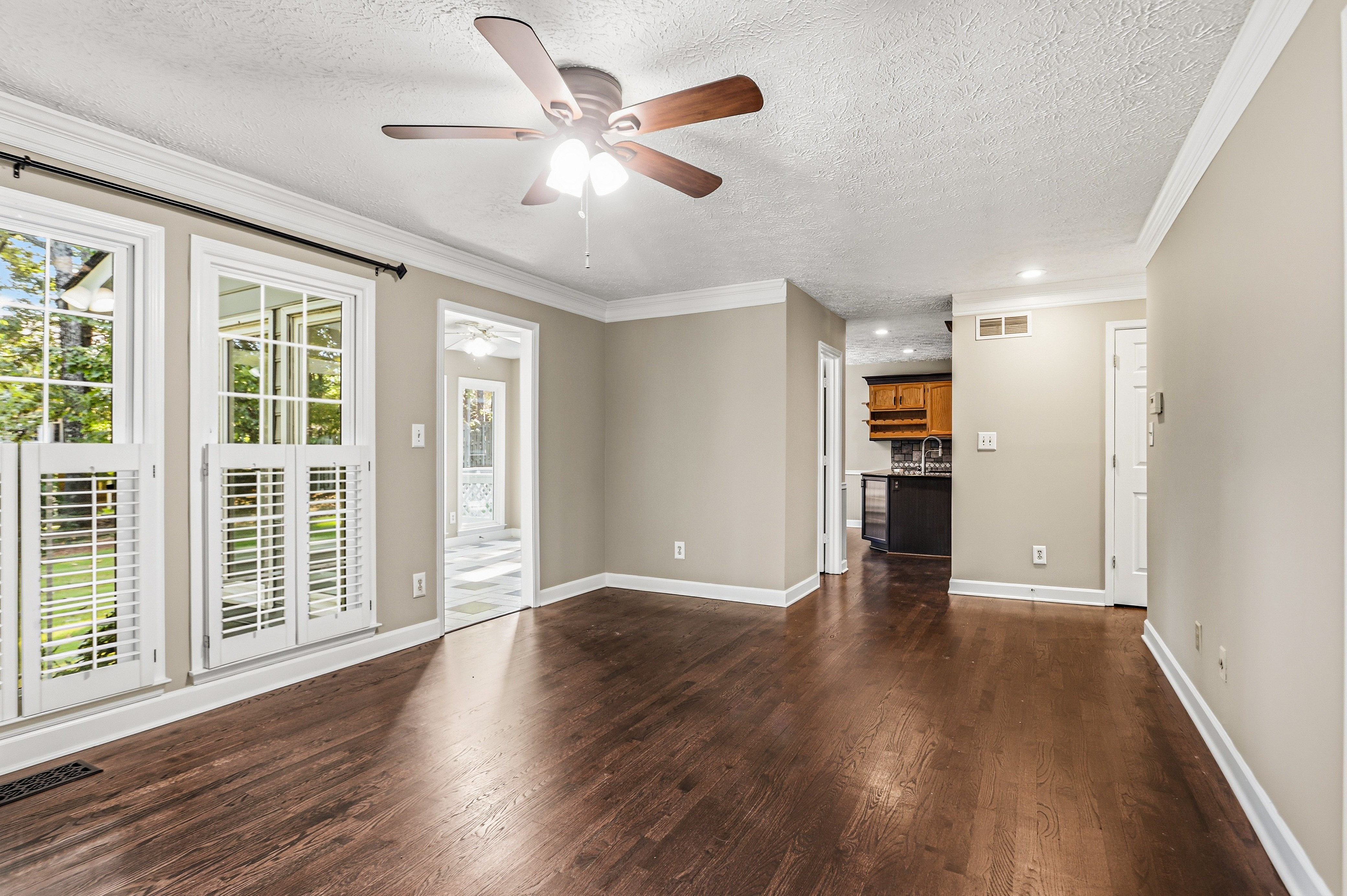 Photo 5 of 56 of 2696 S Arbor Dr, Marietta, GA