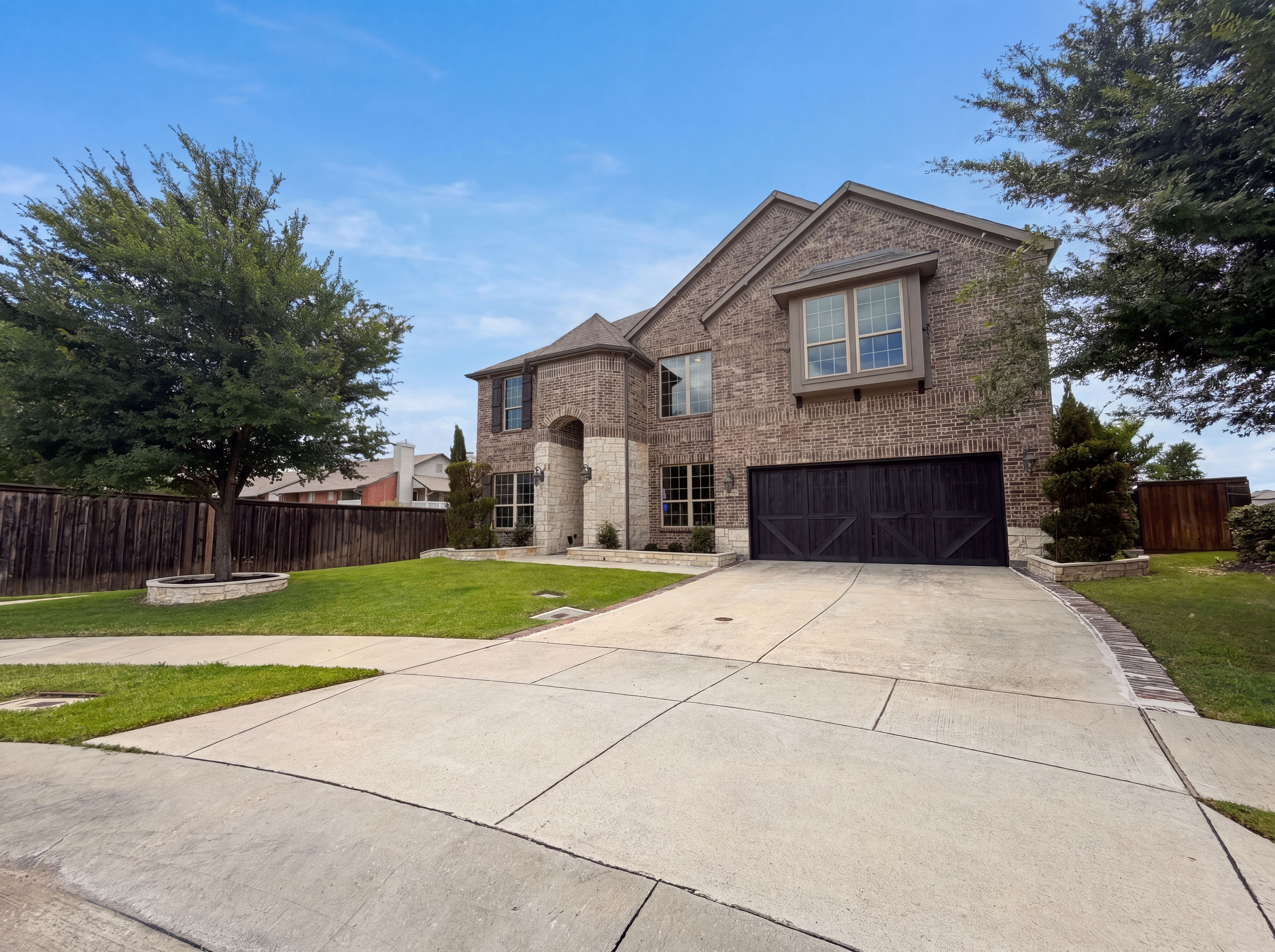 Photo 37 of 42 of 7221 Durand Dr, Irving, TX