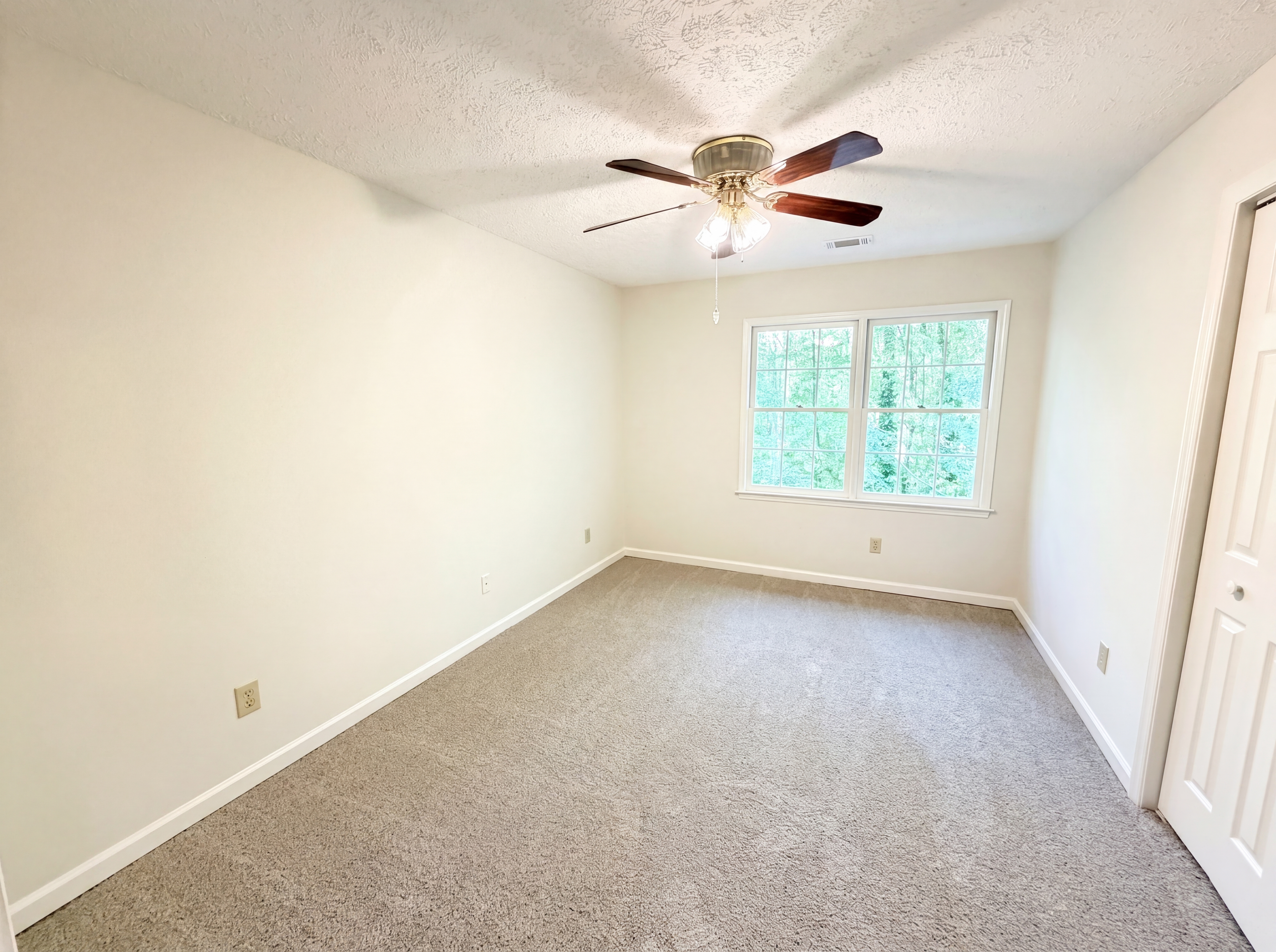 Photo 18 of 38 of 515 Teresa Ln, Canton, GA