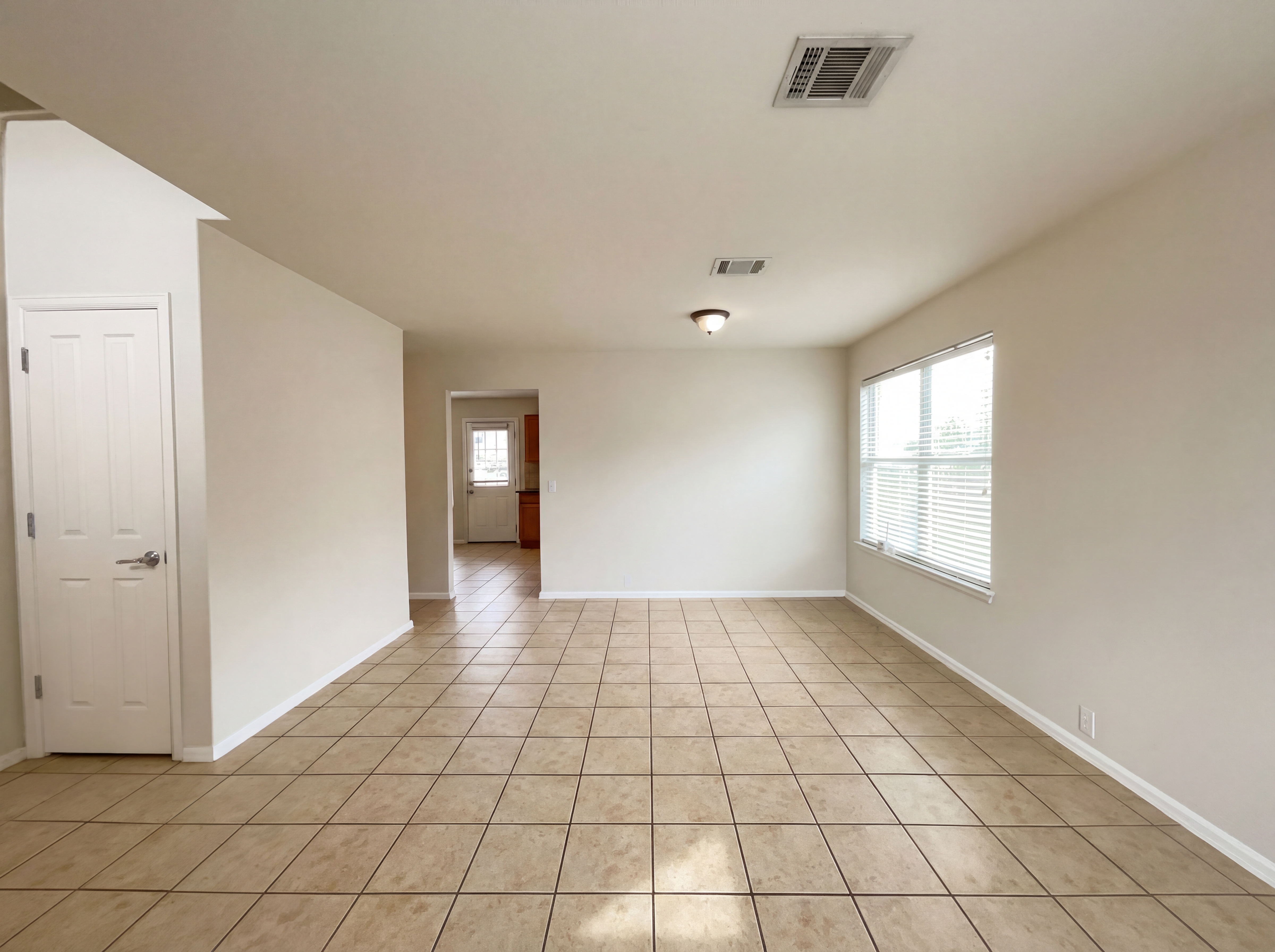 Photo 12 of 37 of 965 Sweet Gum Dr, Kyle, TX