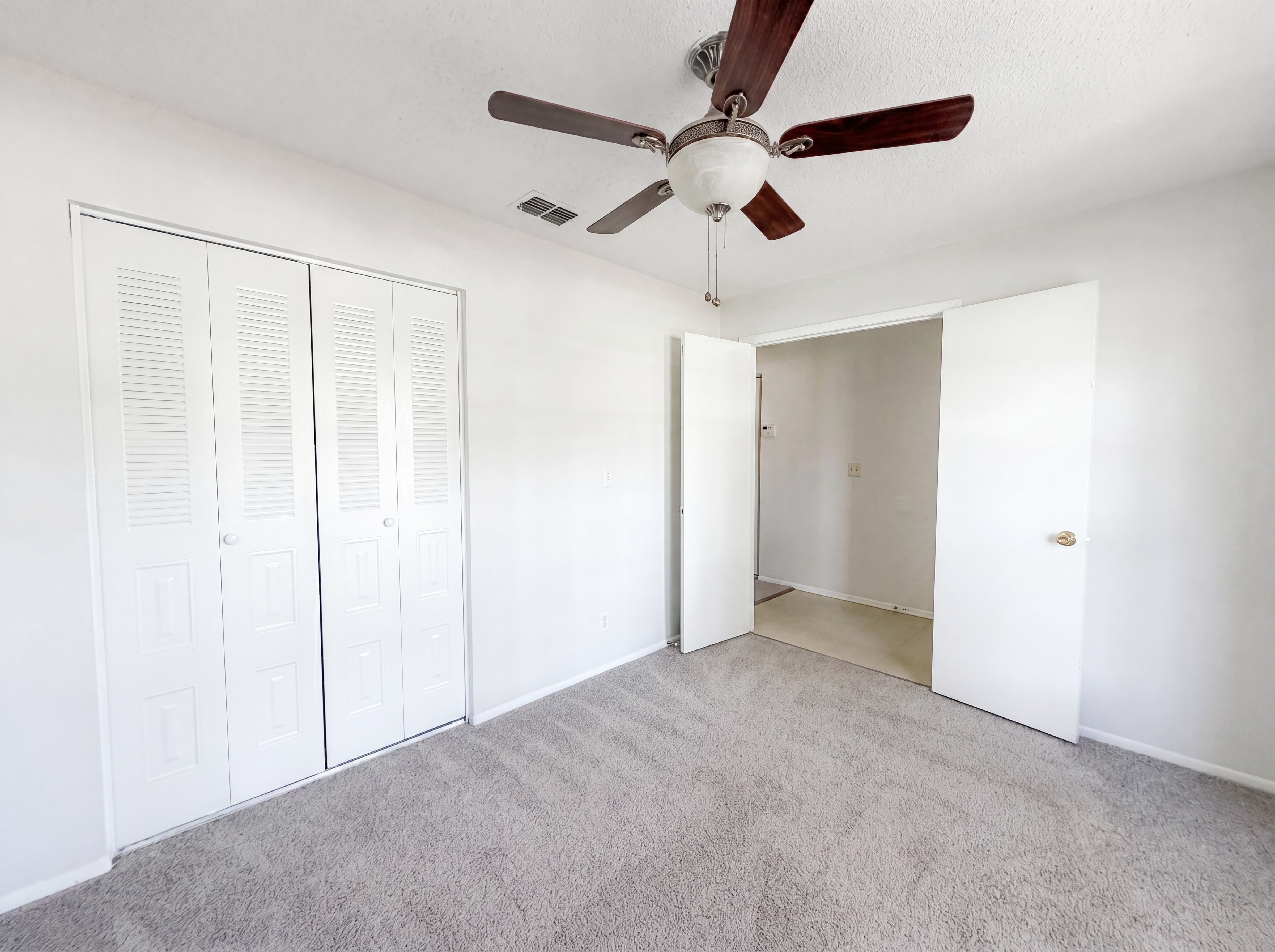 Photo 17 of 27 of 5720 Kneeland Ln, Tampa, FL