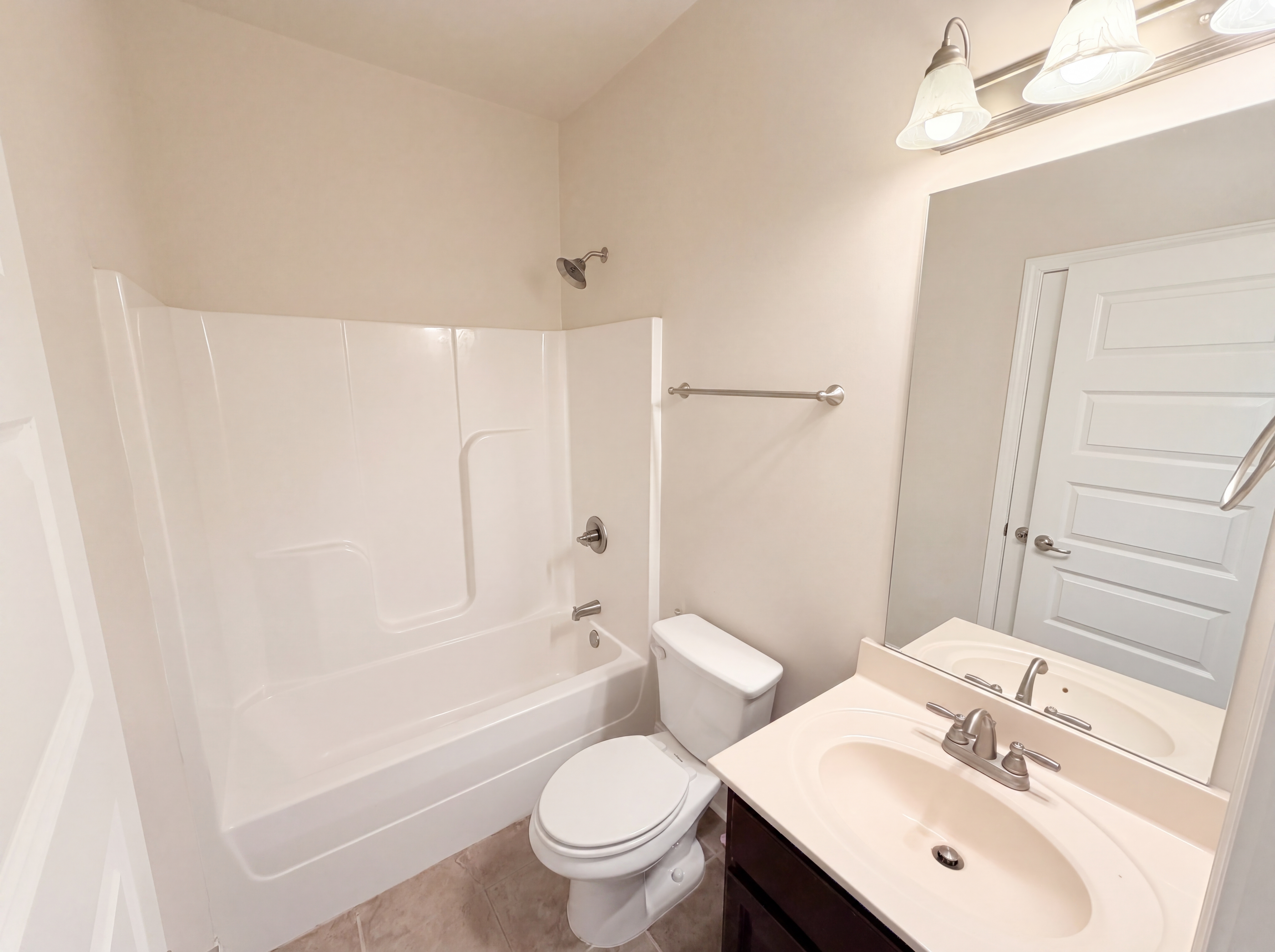 Photo 17 of 24 of 10555 Naramore Ln, Alpharetta, GA