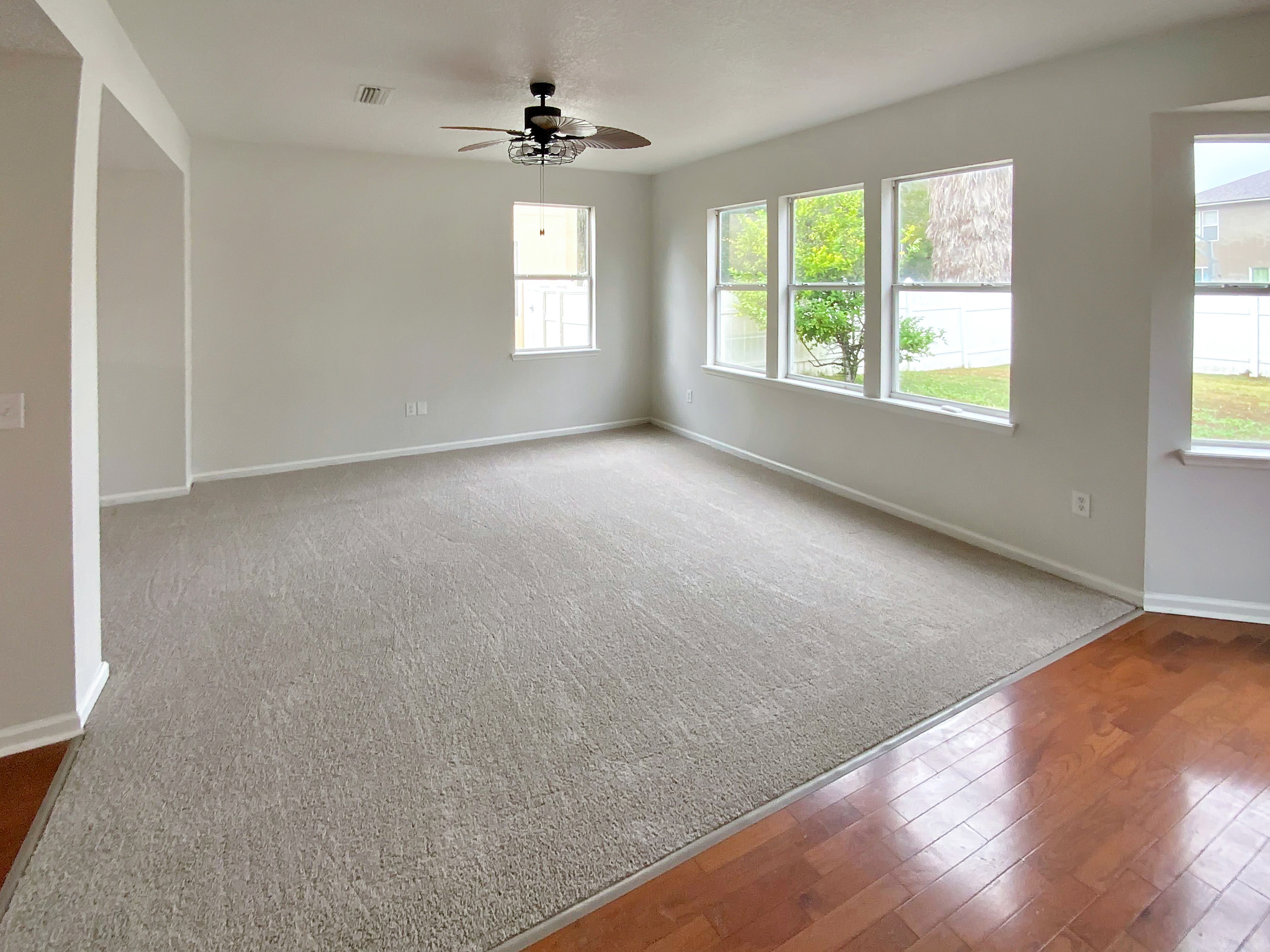 Photo 10 of 17 of 12330 Deersong Dr, Jacksonville, FL