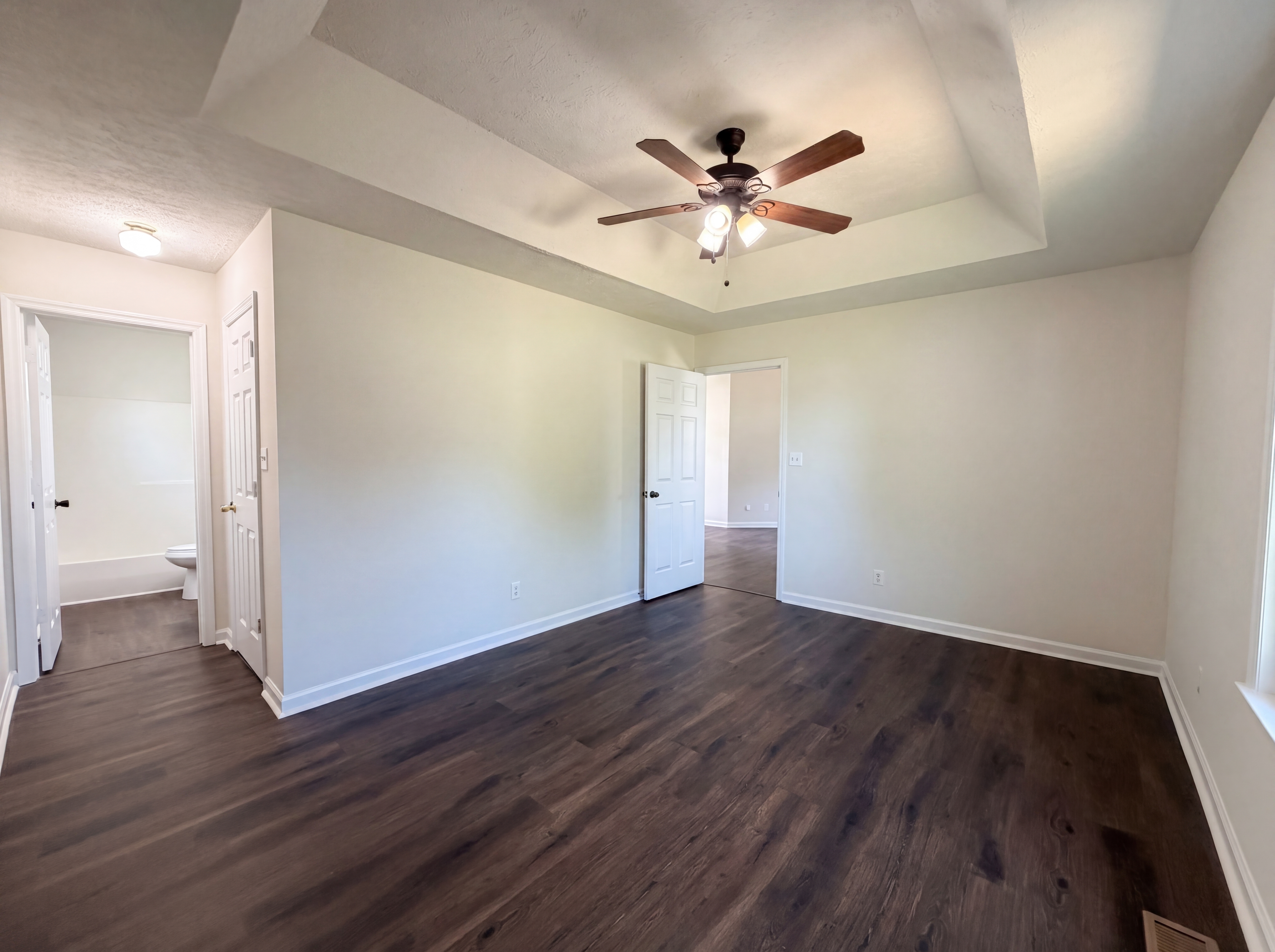Photo 4 of 21 of 3849 Hearthstone Dr, Chapel Hill, TN