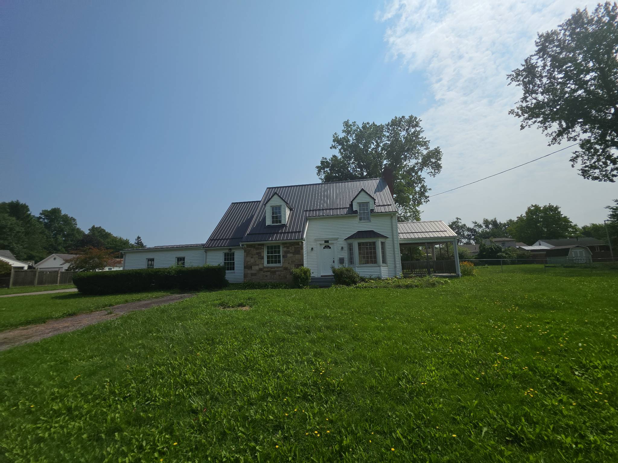 Photo 2 of 35 of 1408 Genesee Ave NE, Warren, OH