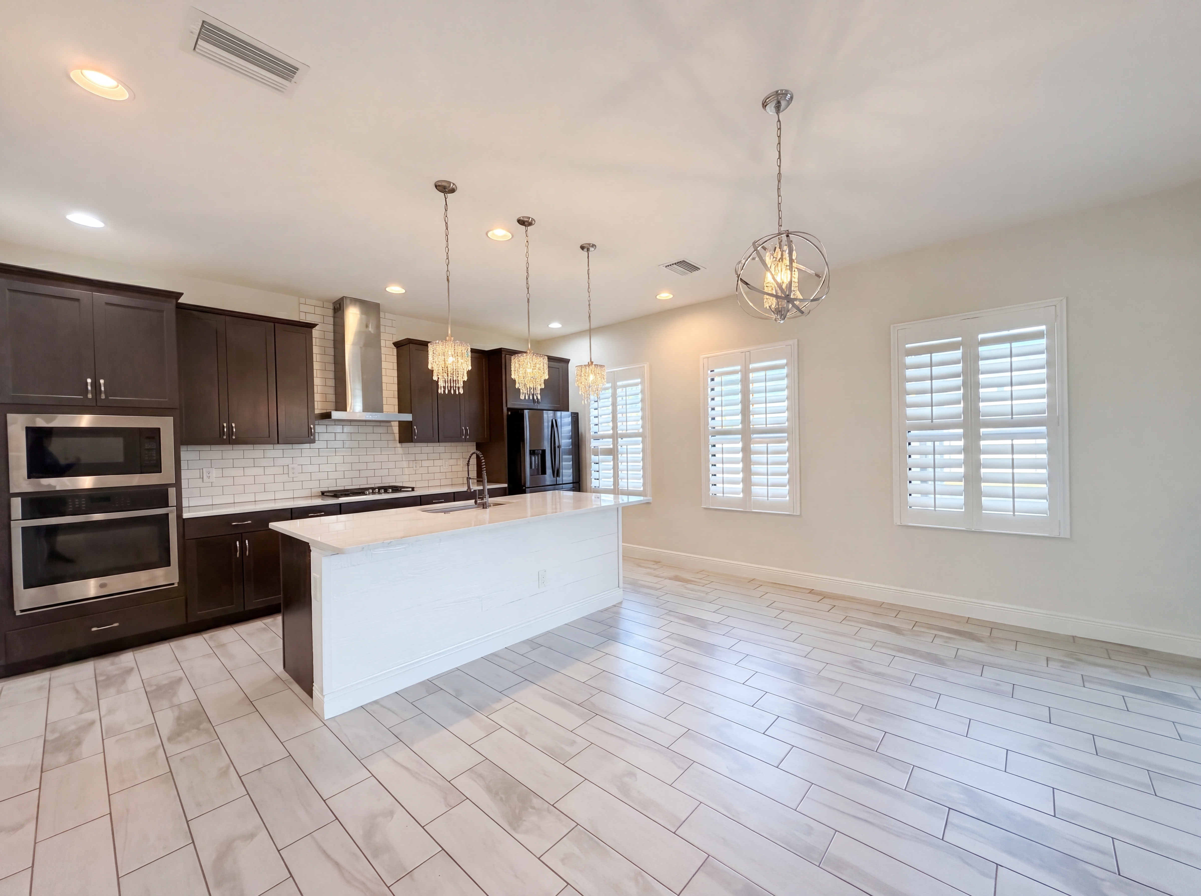 Photo 8 of 33 of 12643 Horseshoe Bend Dr, Lithia, FL