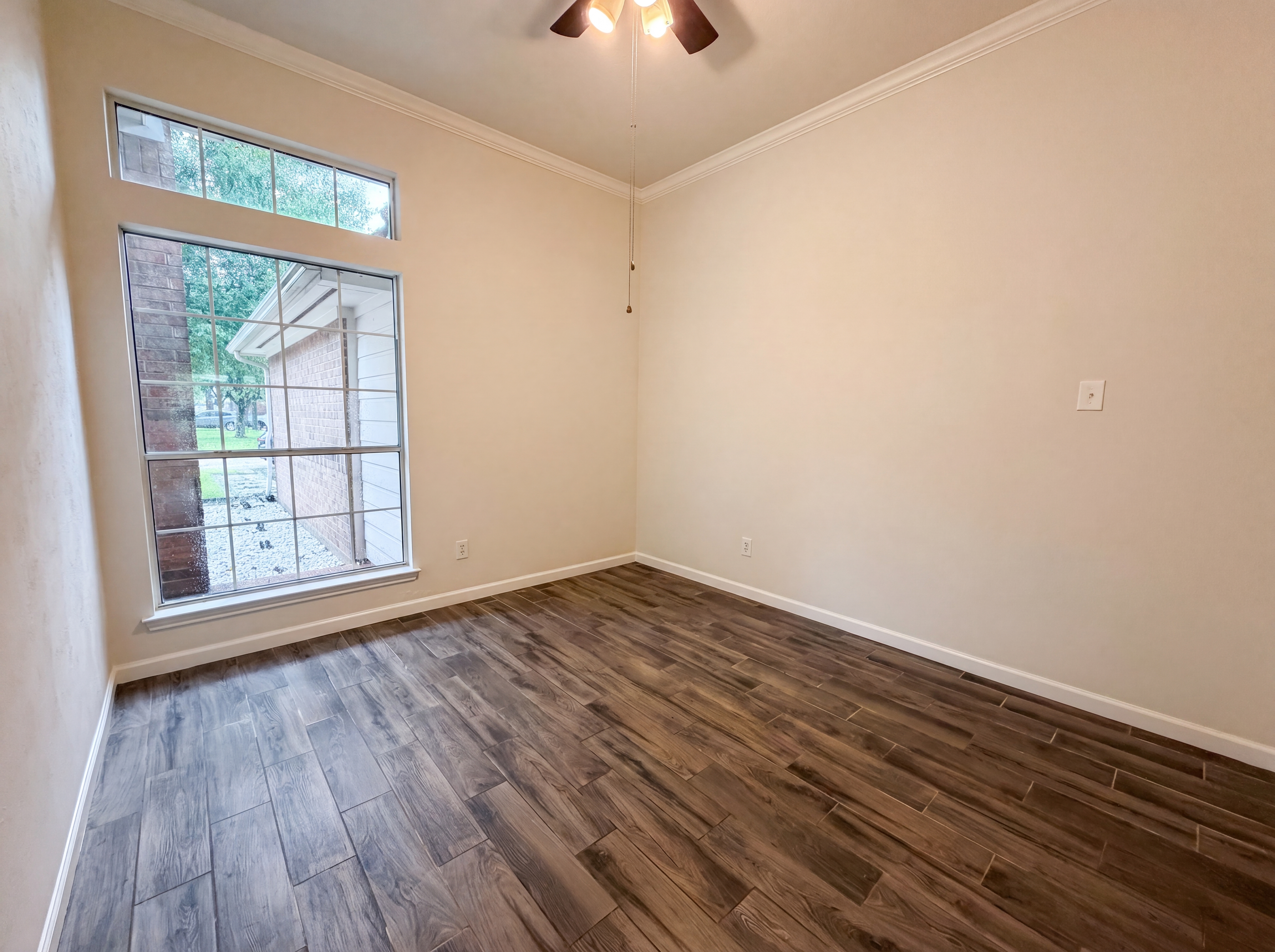 Photo 11 of 21 of 2127 Hannover Way, Spring, TX