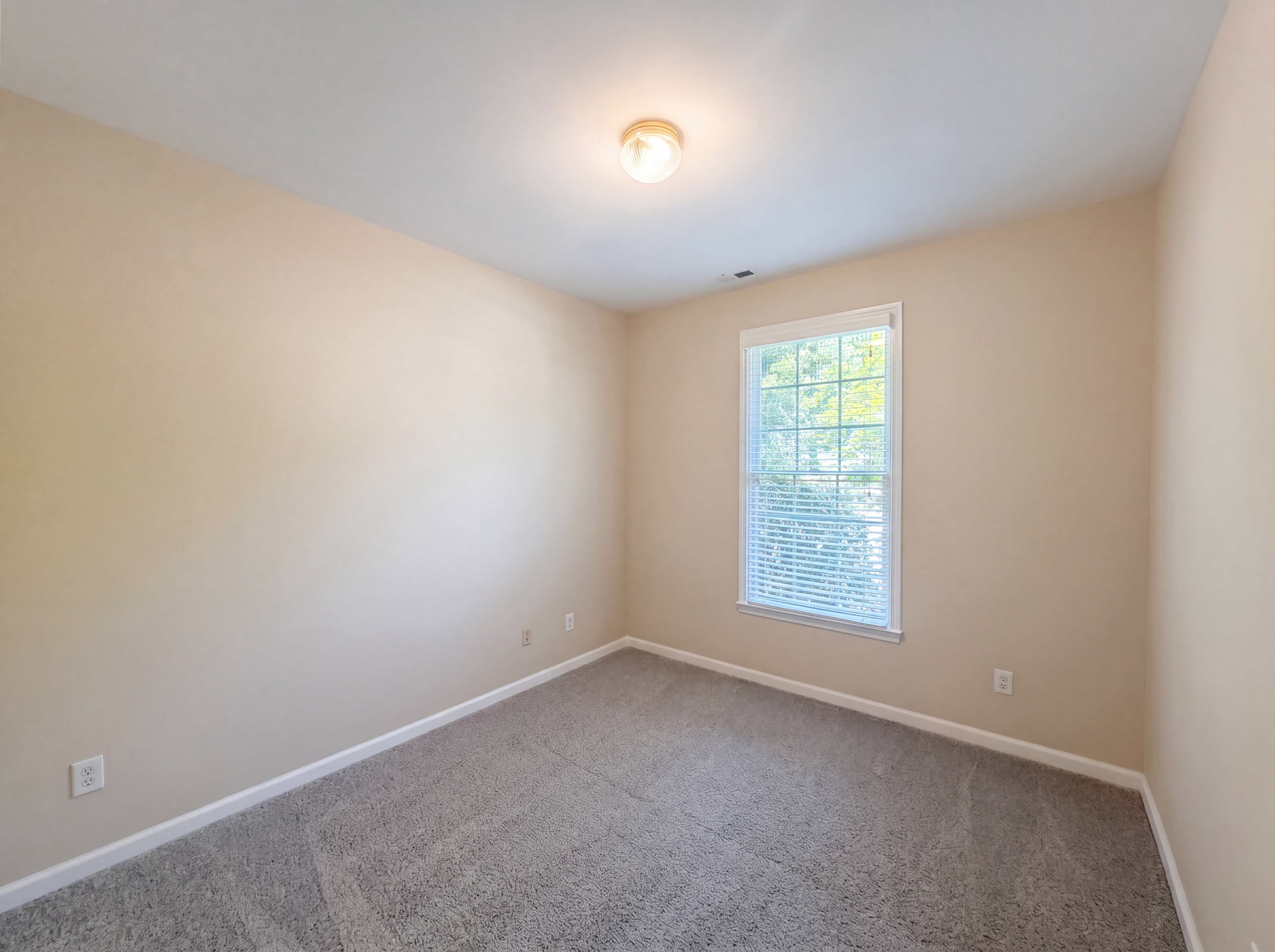 Photo 12 of 18 of 4732 Alderbrook Ln, Durham, NC