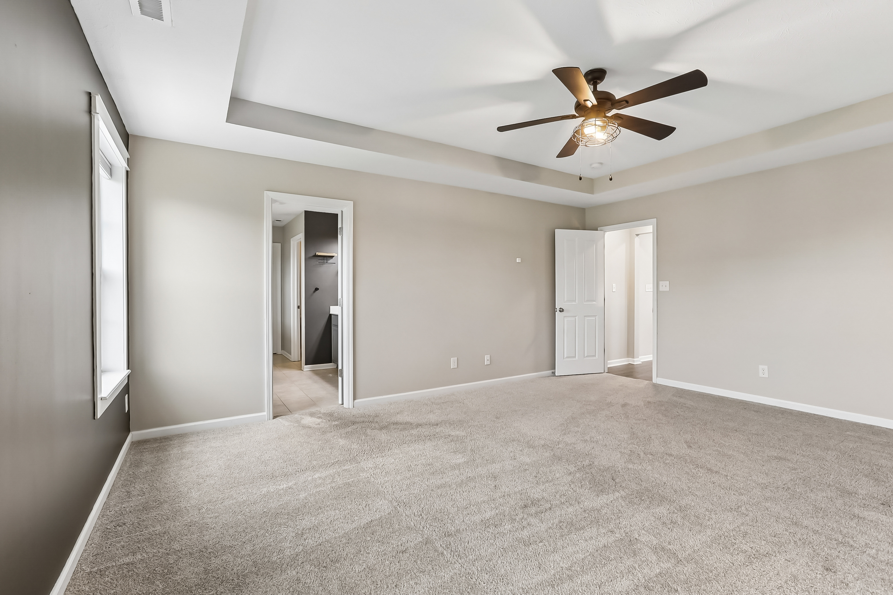 Photo 4 of 56 of 15143 Gallop Ln, Fishers, IN