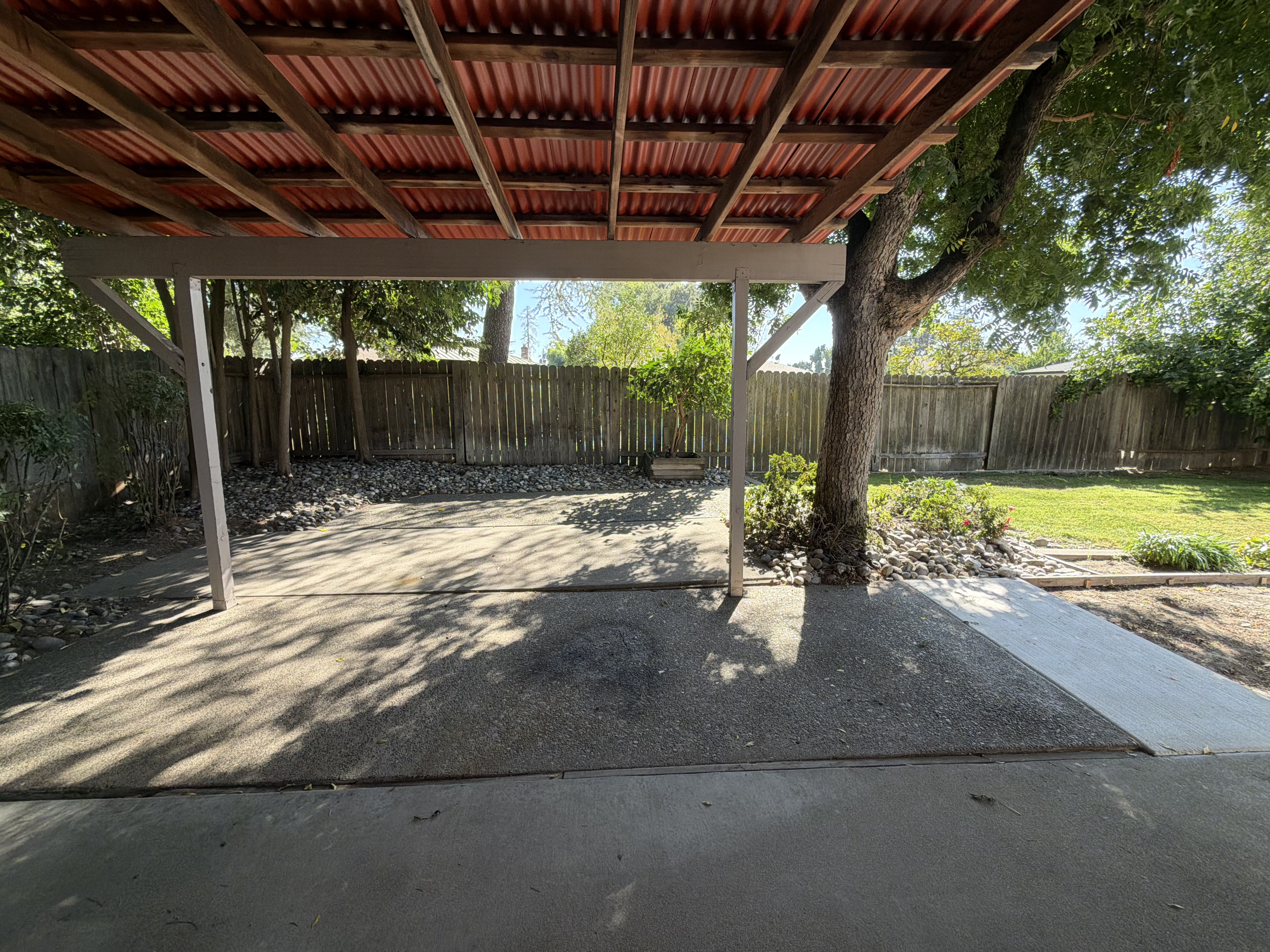 Photo 29 of 36 of 6800 Havenhurst Dr, Sacramento, CA