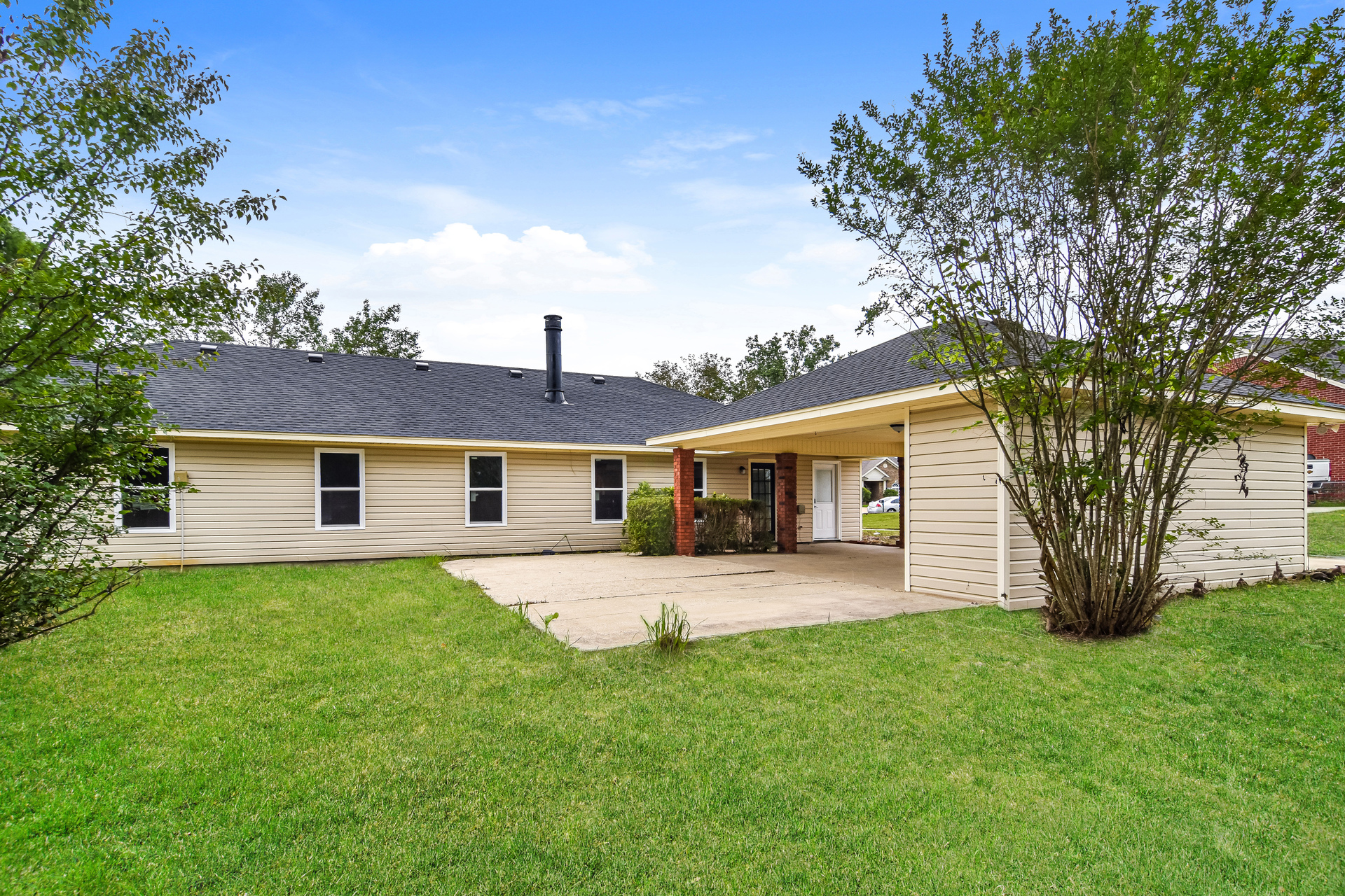 Photo 5 of 18 of 7143 Knoll Loop, Montgomery, AL