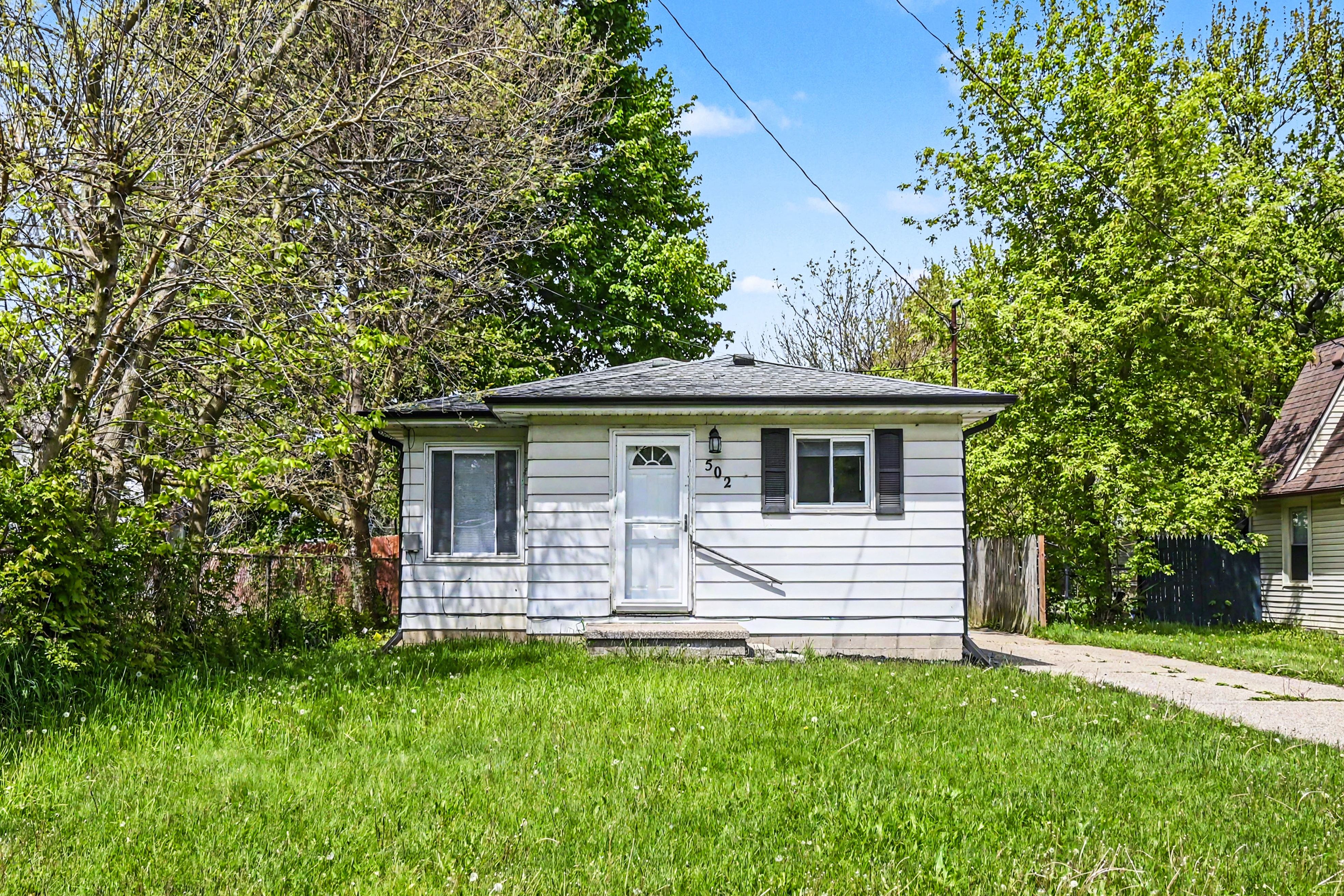 Photo 6 of 20 of 502 Carrier St, Lansing, MI
