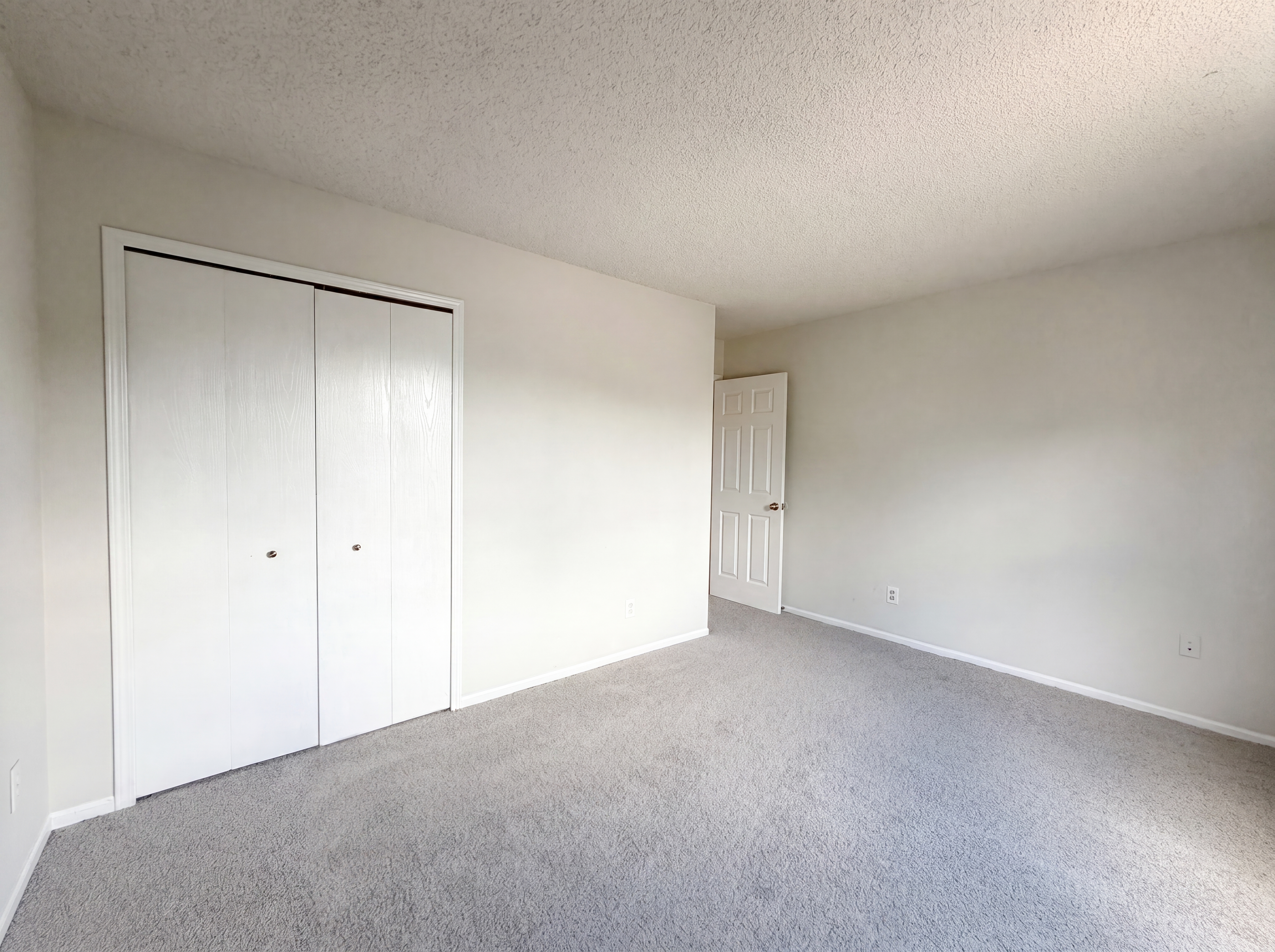 Photo 23 of 41 of 3581 Meadowgate Ct, Pickerington, OH