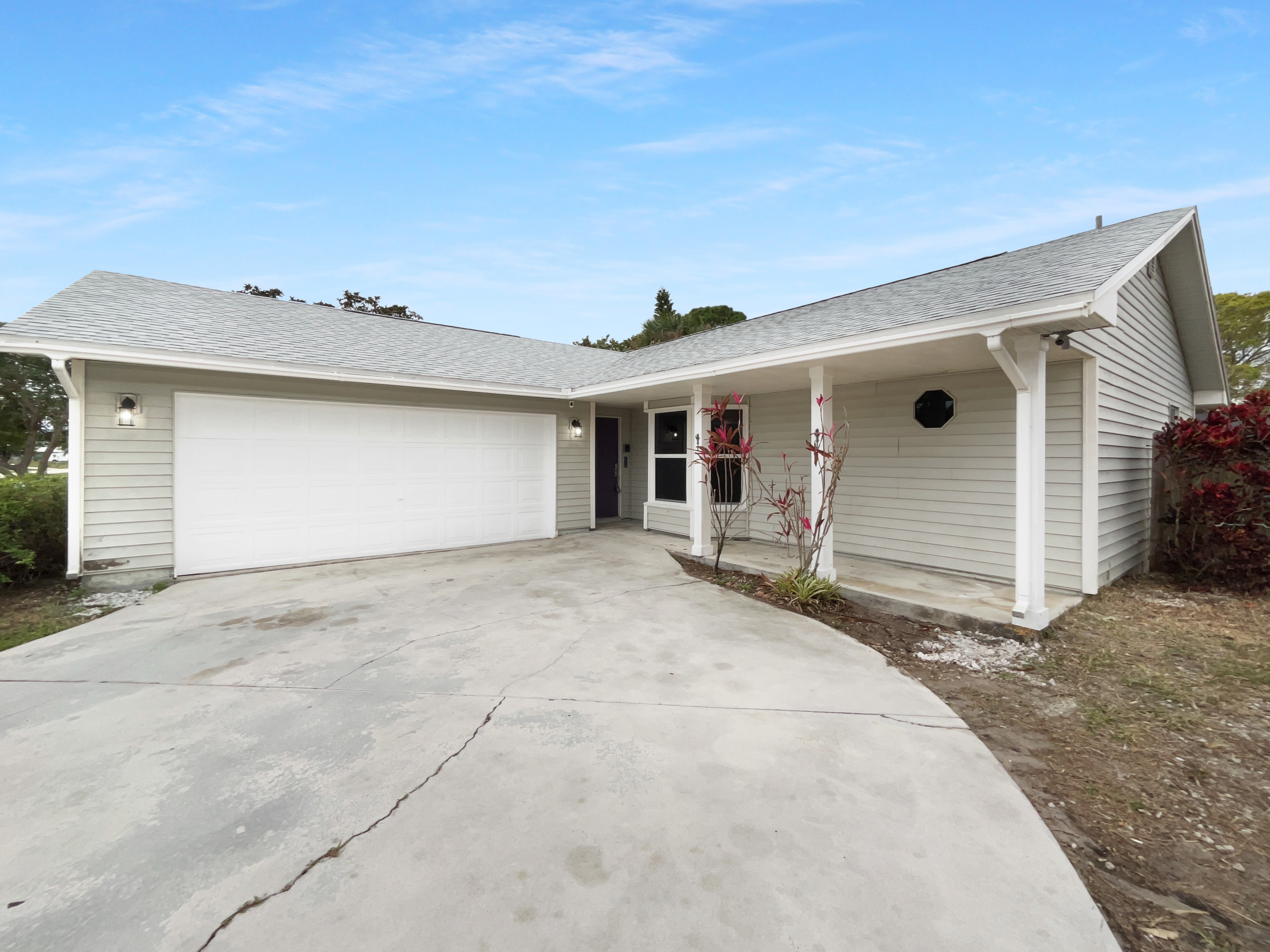 Photo 7 of 28 of 5409 Hickory Dr, Fort Pierce, FL