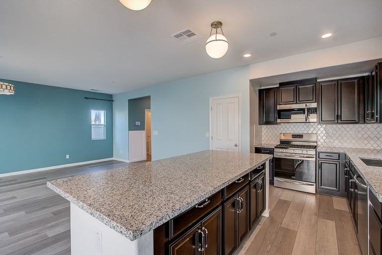 Photo 13 of 30 - 1321 Harvest Glen Way, Sacramento, CA 95834