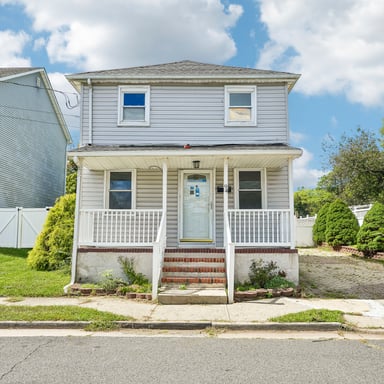 Property photo 1 of 94 S 21st Ave