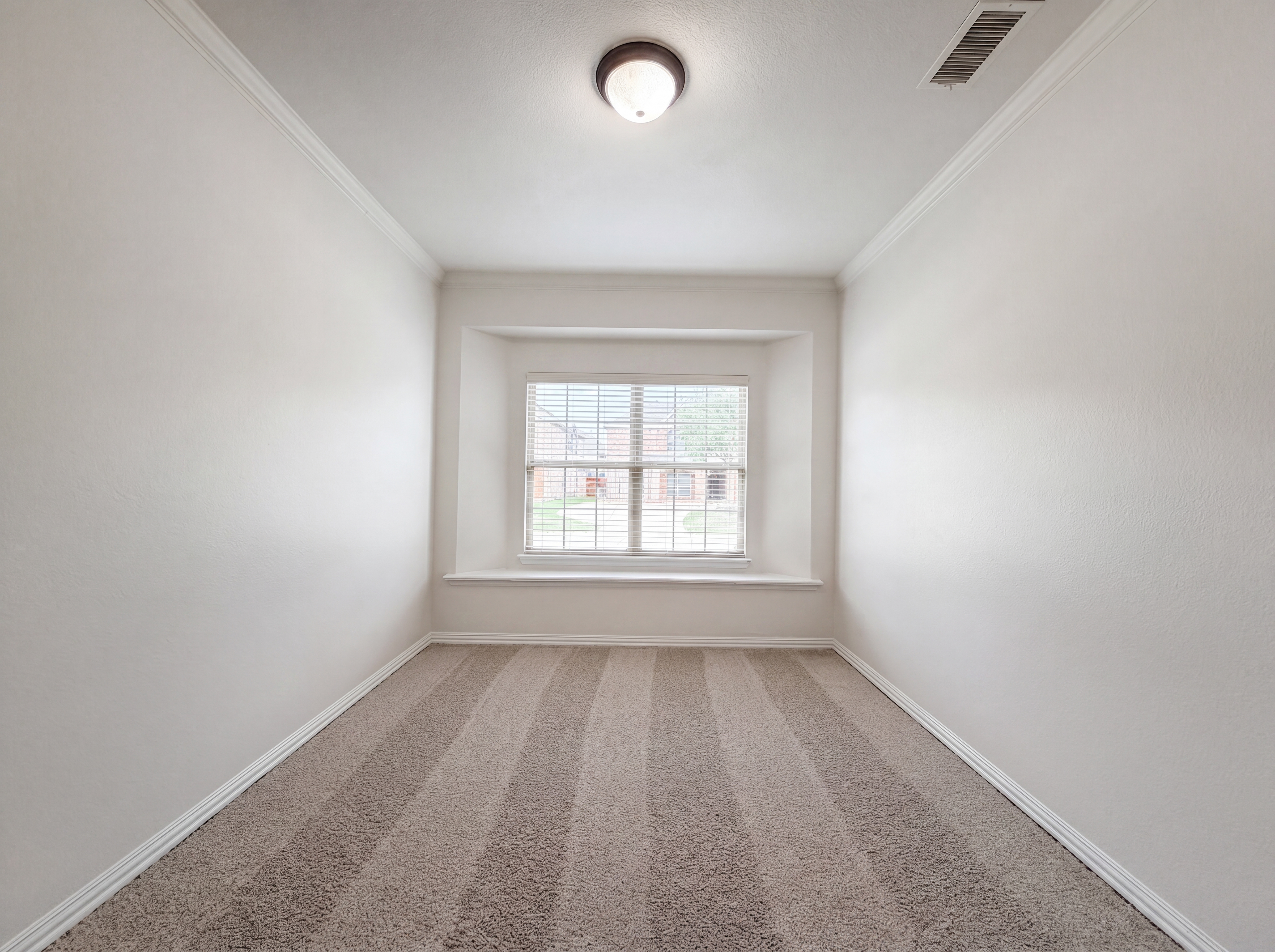 Photo 15 of 29 of 2948 Almansa, Grand Prairie, TX