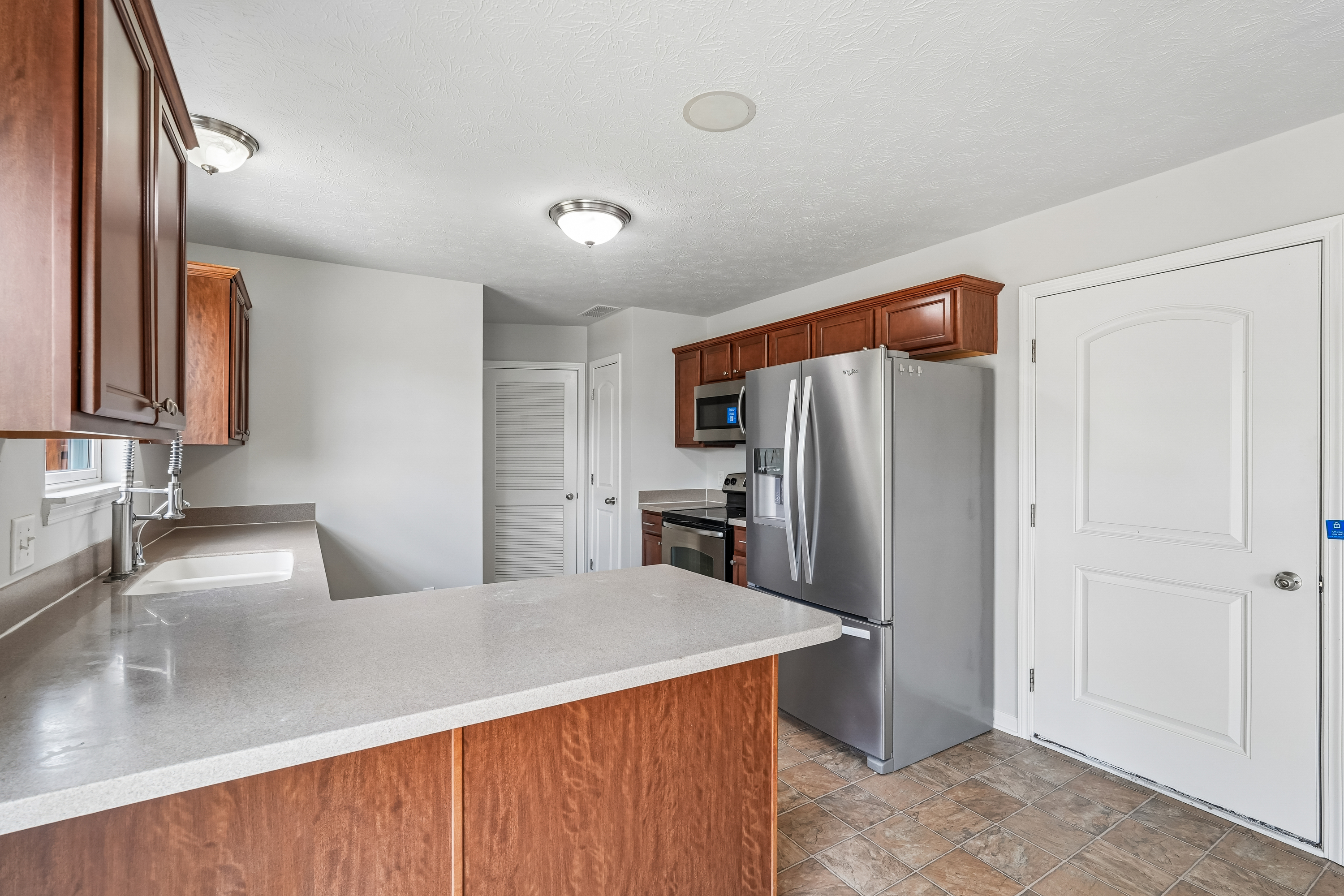 Photo 6 of 51 of 234 School House Dr, Greenfield, IN