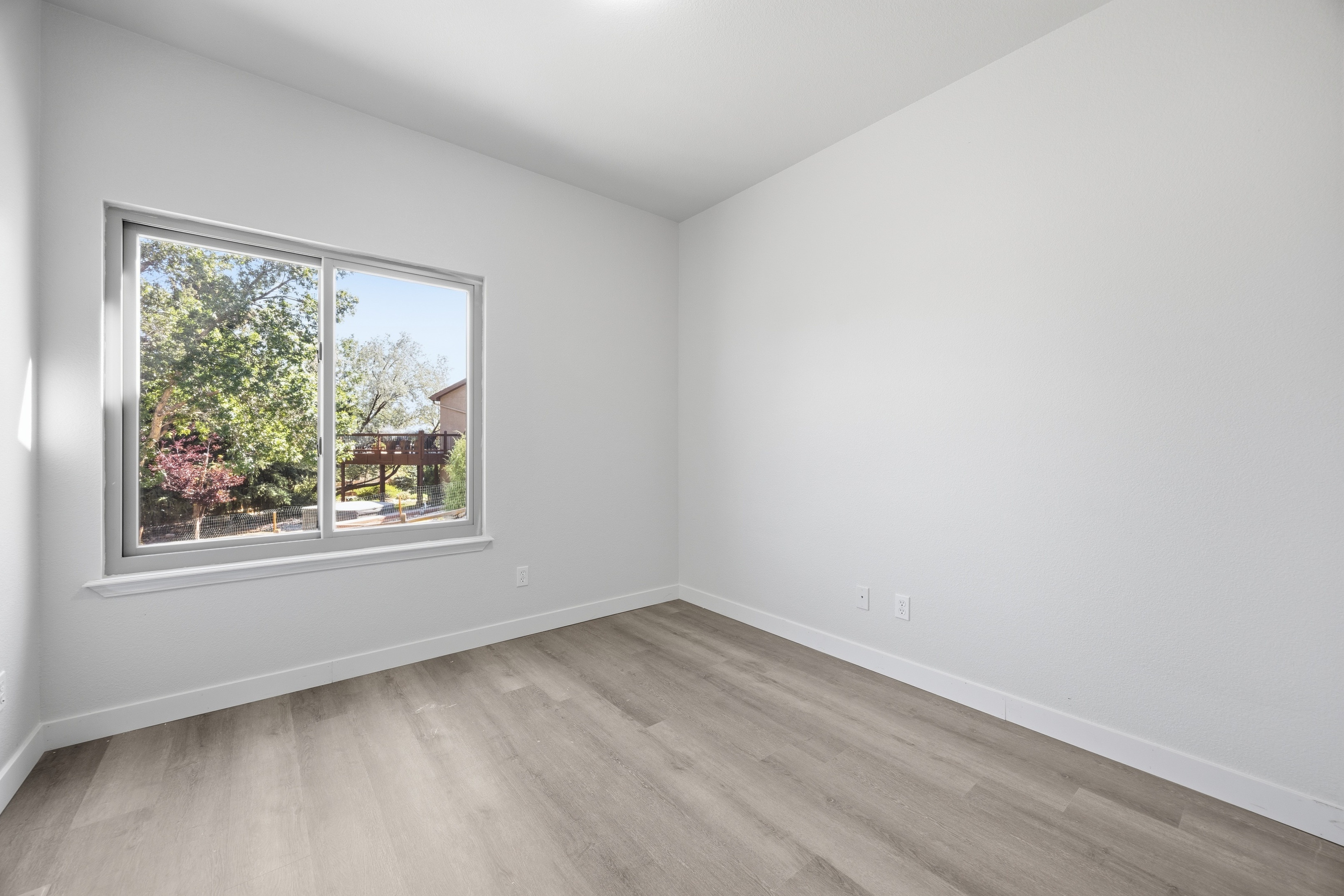 Photo 22 of 59 of 4770 Paramount Pl, Colorado Springs, CO