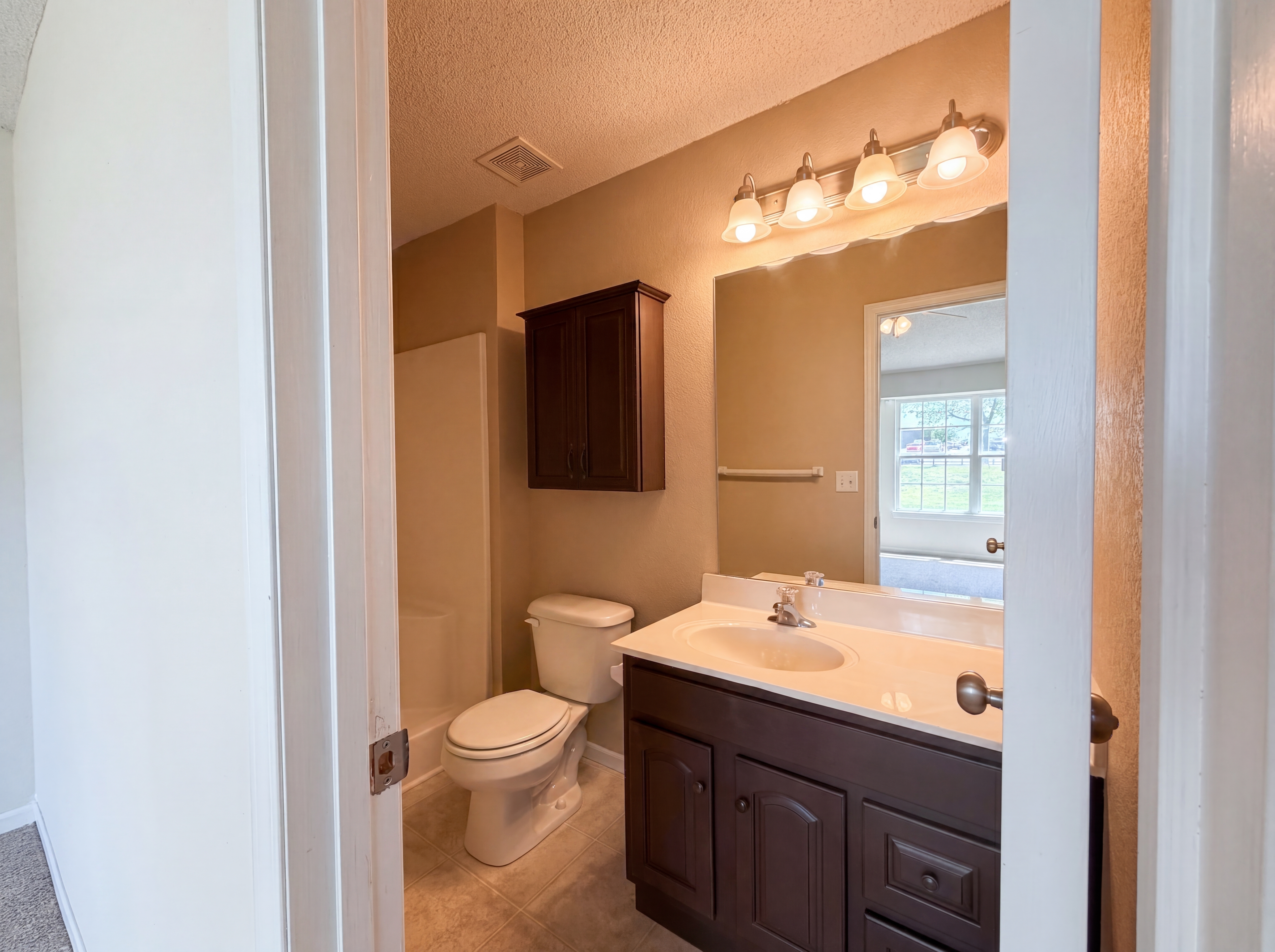Photo 15 of 18 of 10559 E 46th Ter, Kansas City, MO