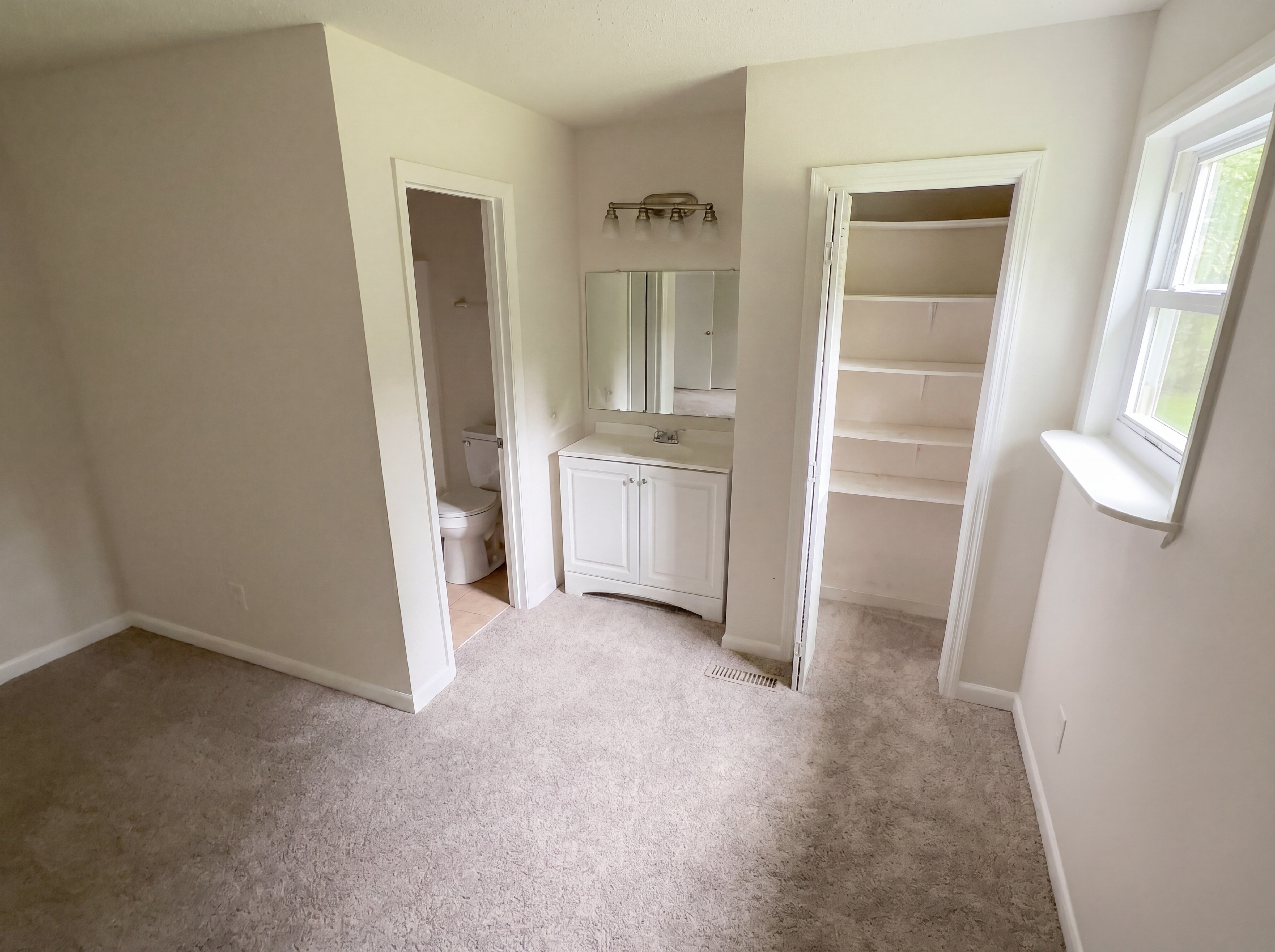 Photo 14 of 29 of 508 Bromley Ln, Knoxville, TN
