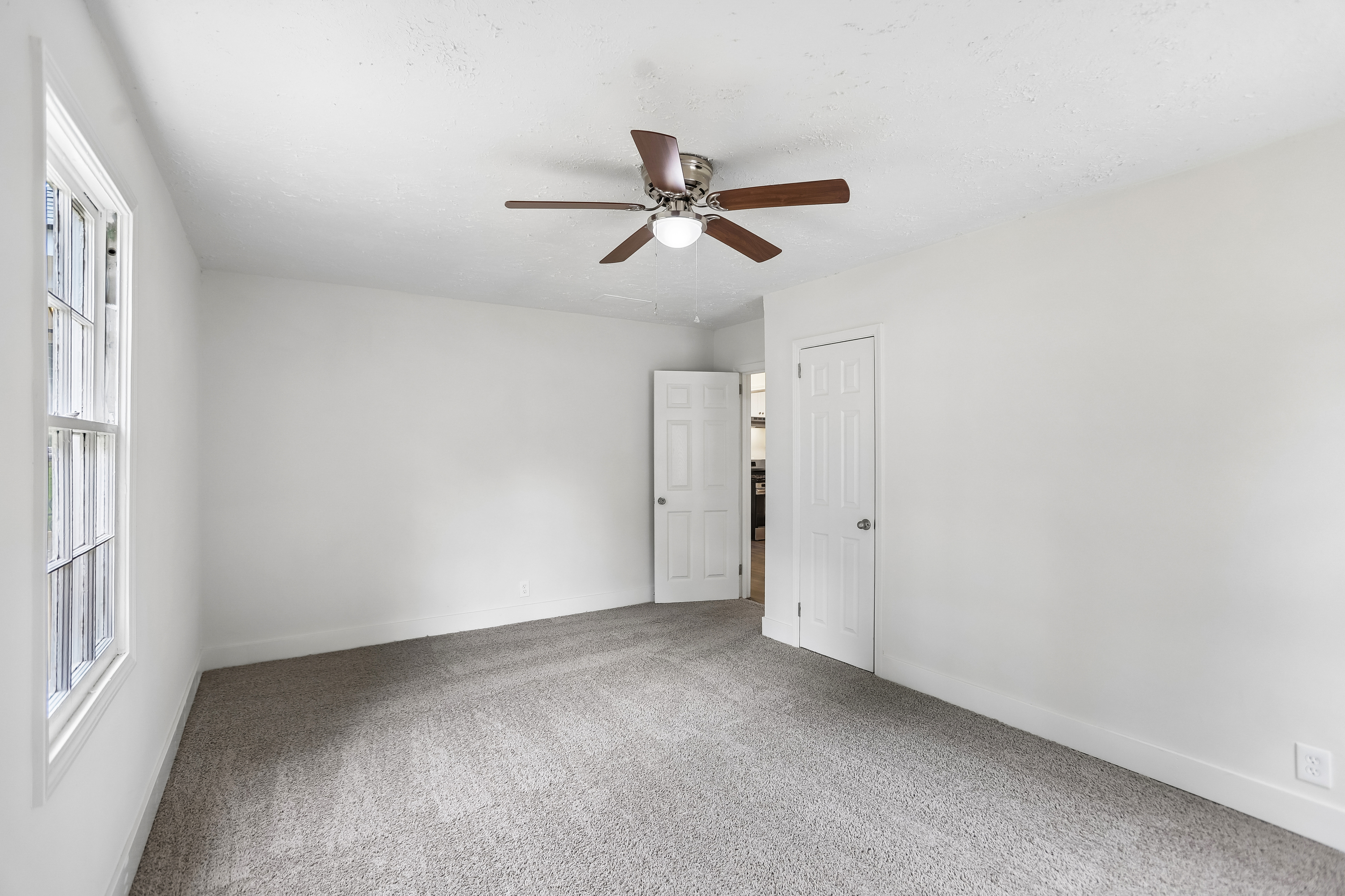 Photo 28 of 53 of 1330 Lynford Dr SW, Atlanta, GA