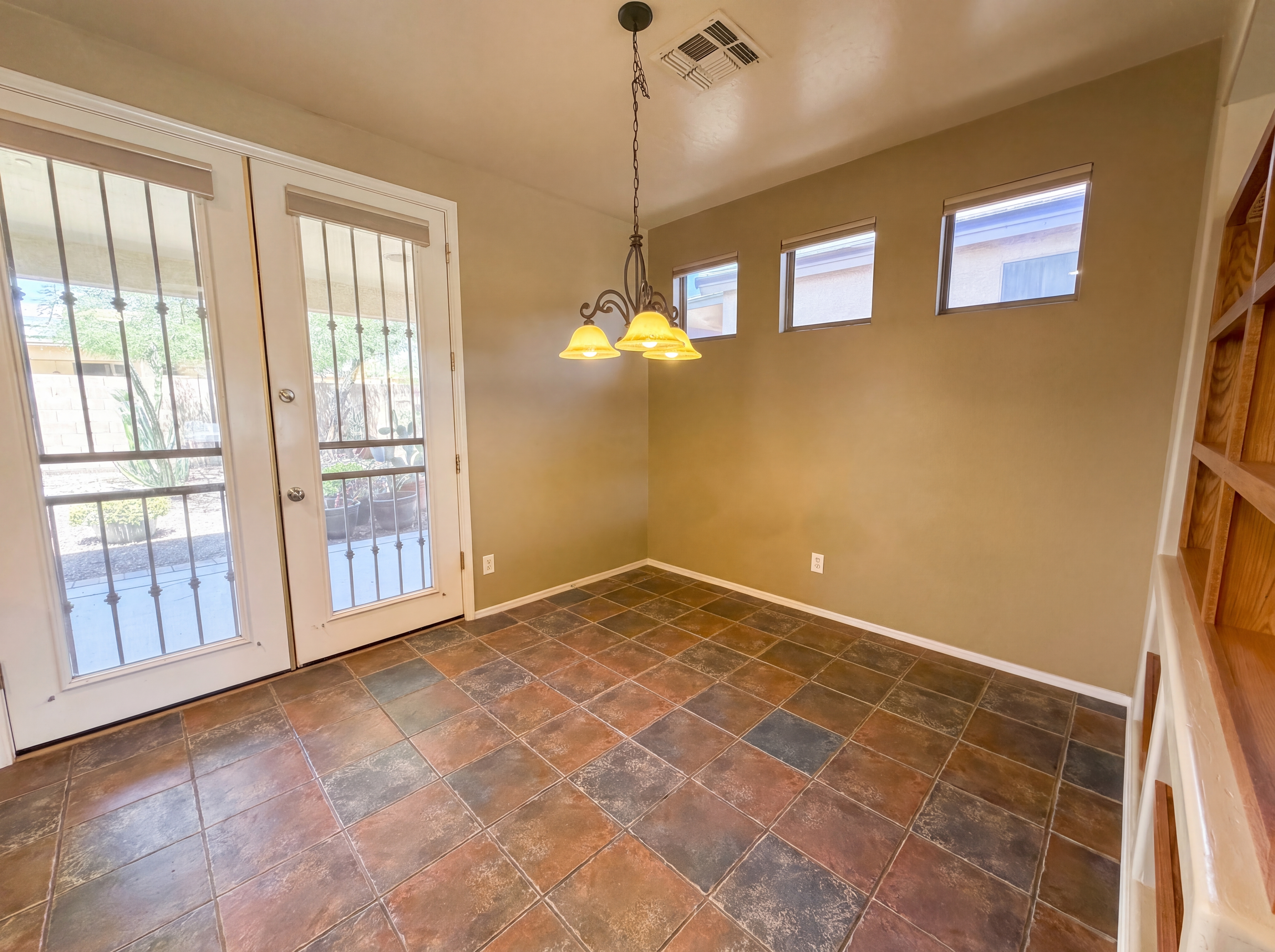 Photo 6 of 25 of 17530 W Cardinal Dr, Goodyear, AZ