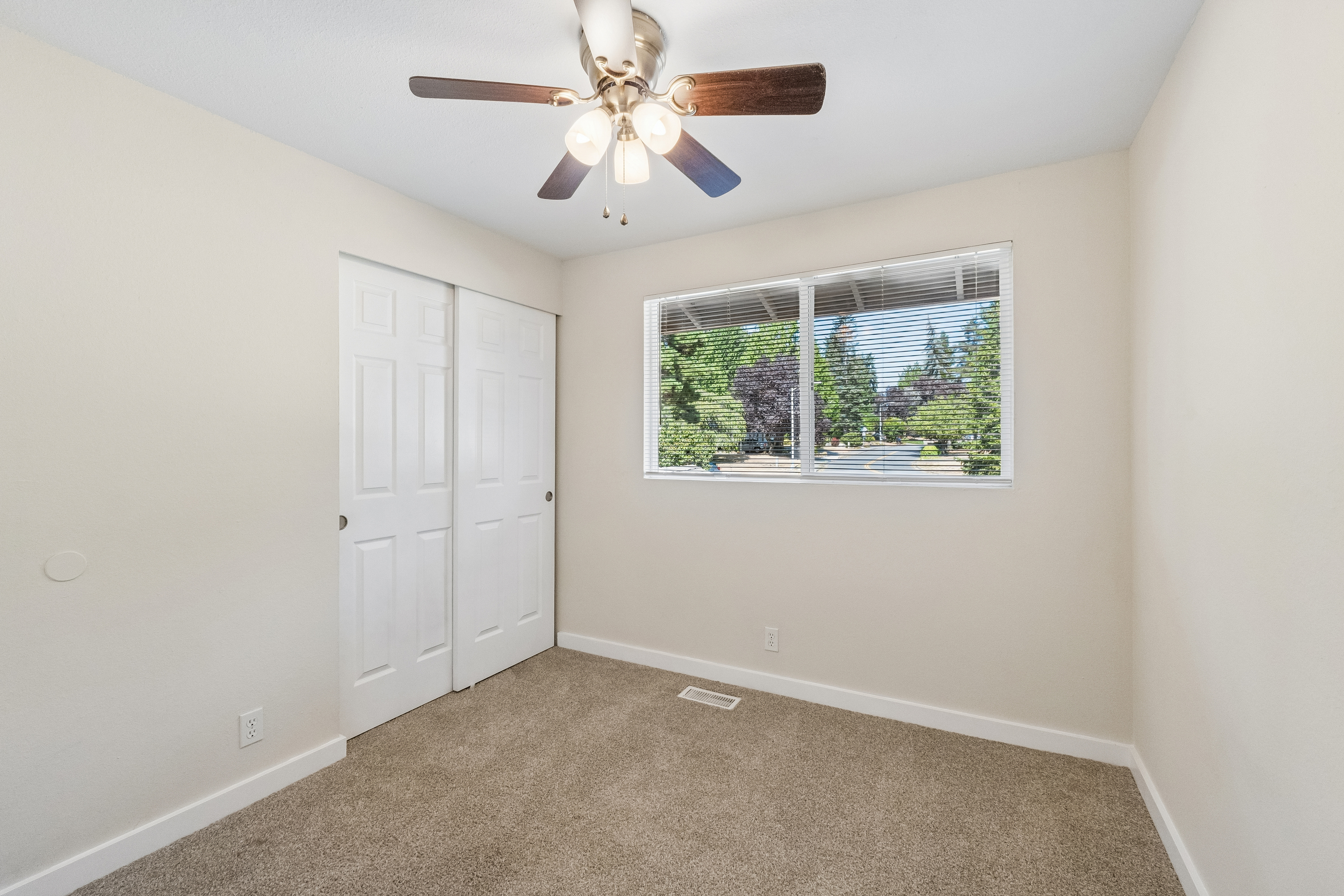 Photo 12 of 35 of 11125 NE 129th St, Kirkland, WA