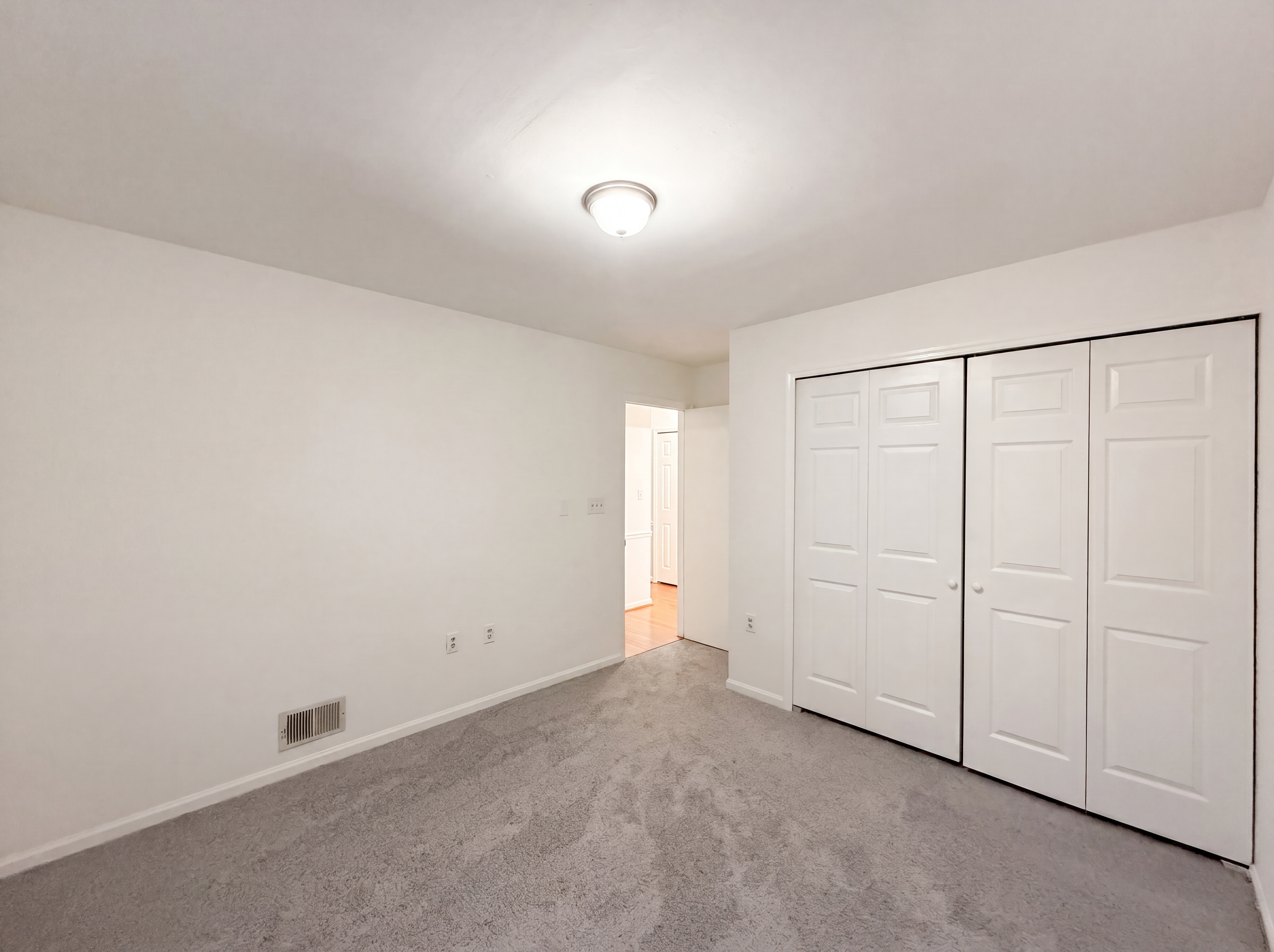 Photo 22 of 51 of 8947 Rosewood St, Manassas, VA