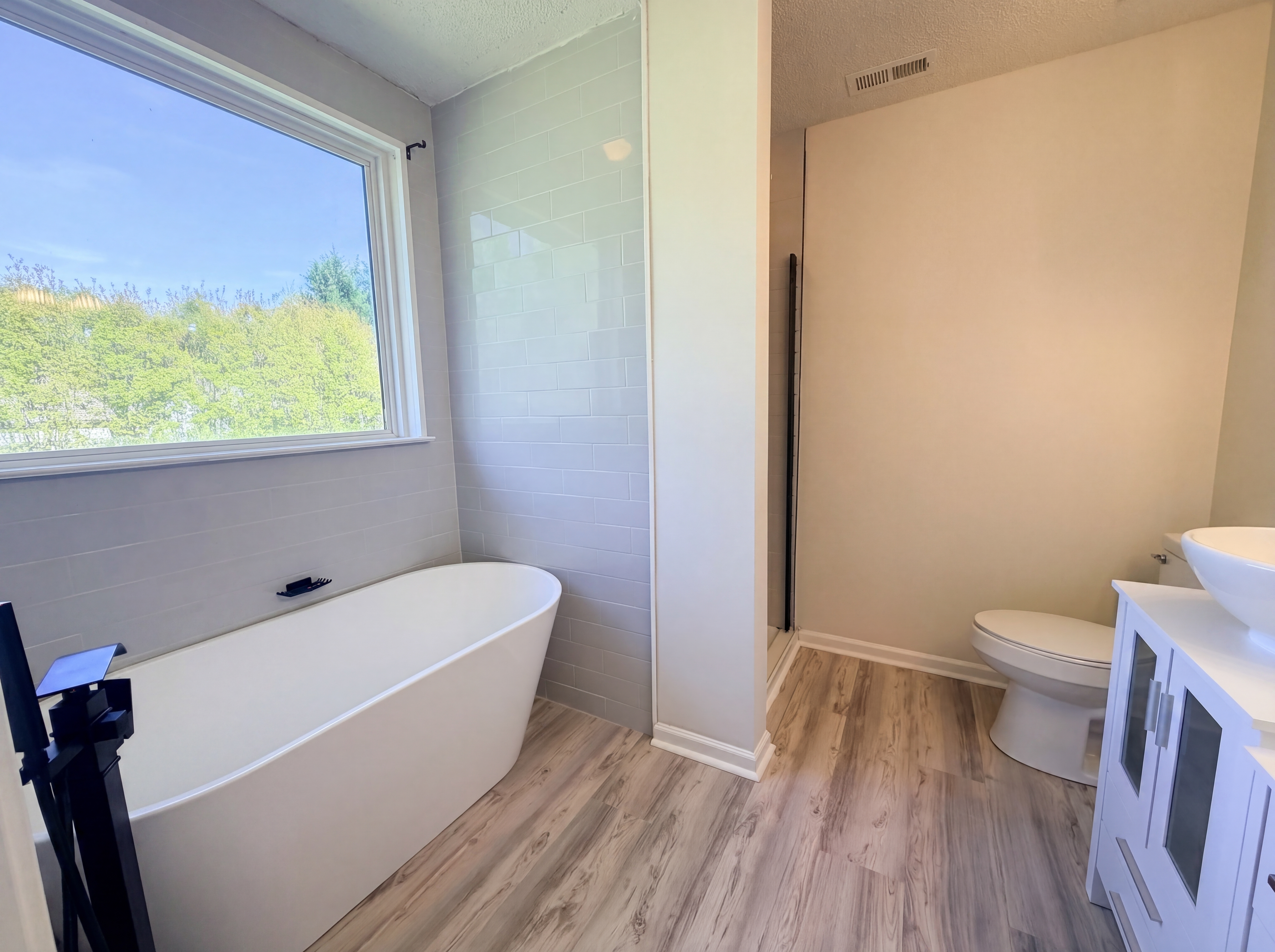 Photo 15 of 18 of 6032 Briggs Dr, Charlotte, NC