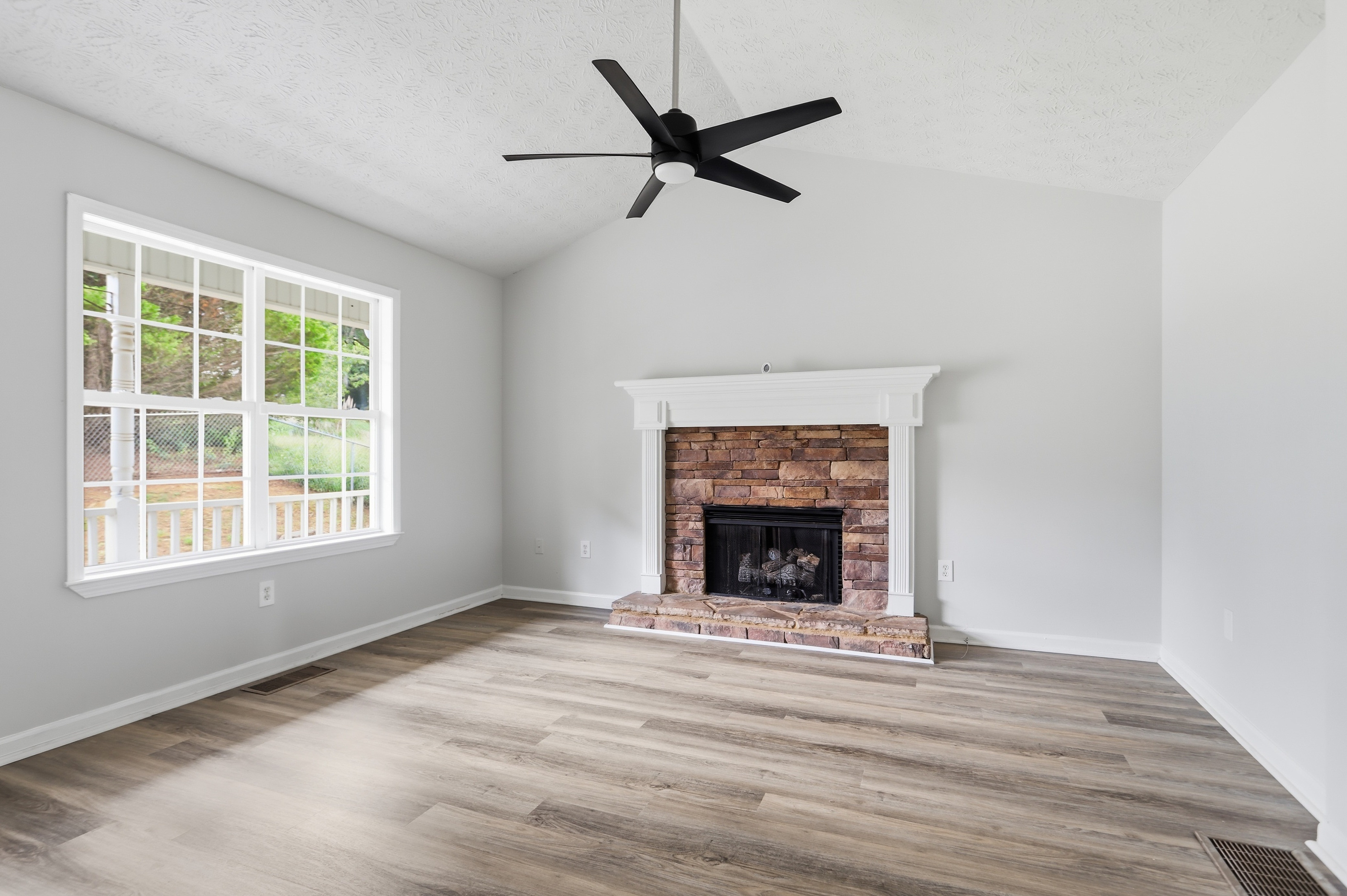Photo 3 of 31 of 31 Stiles Ct SW, Cartersville, GA